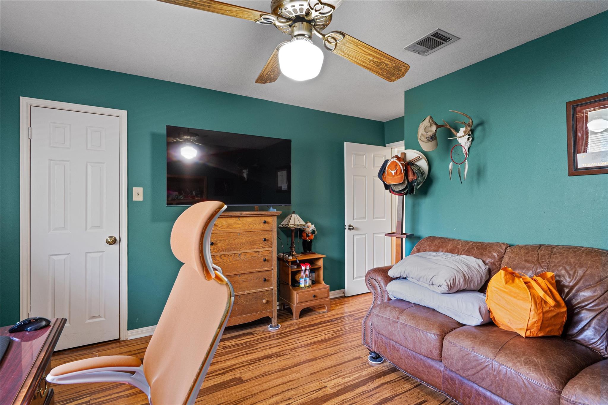 104 El Norte CT