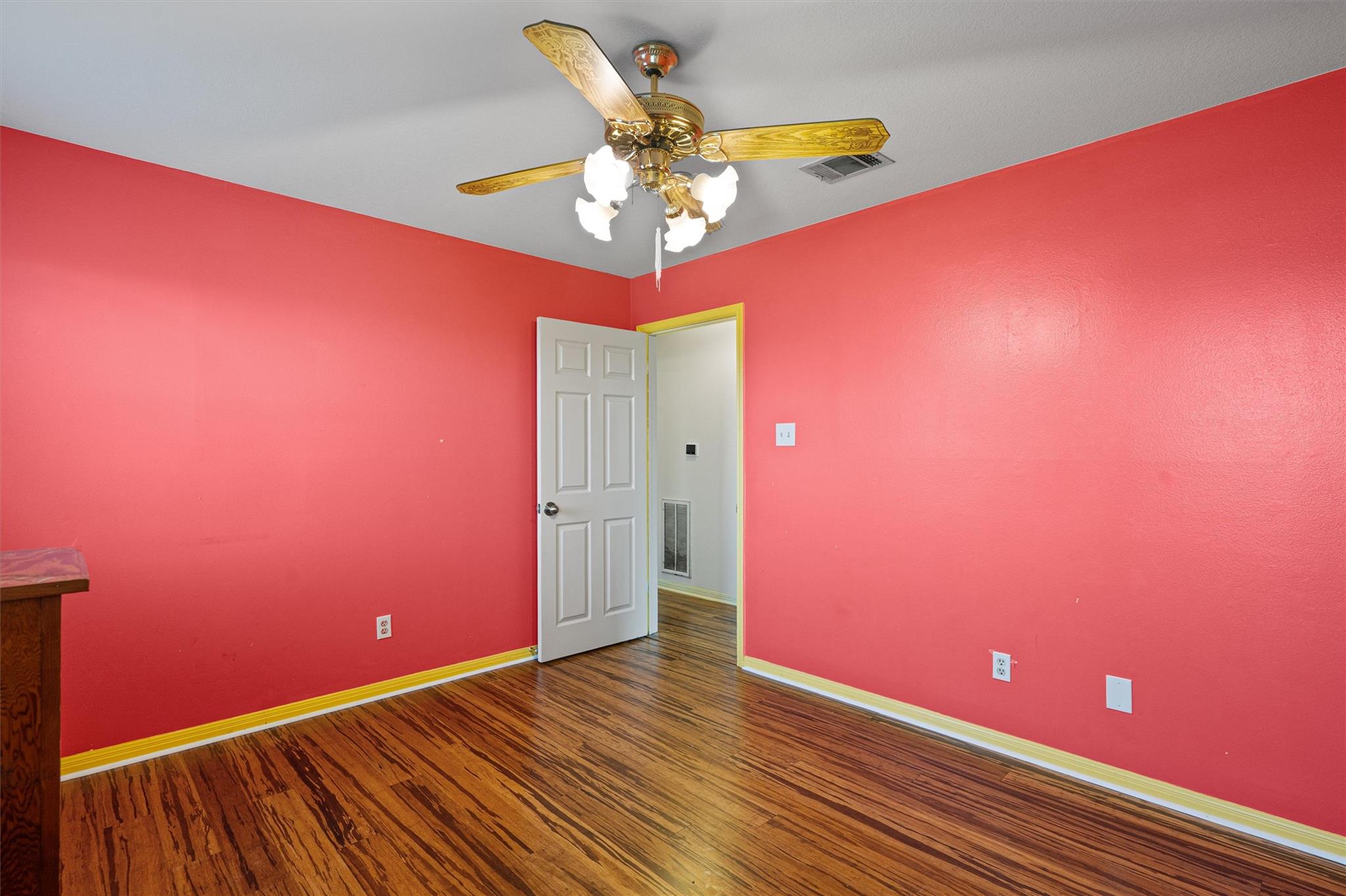 104 El Norte CT