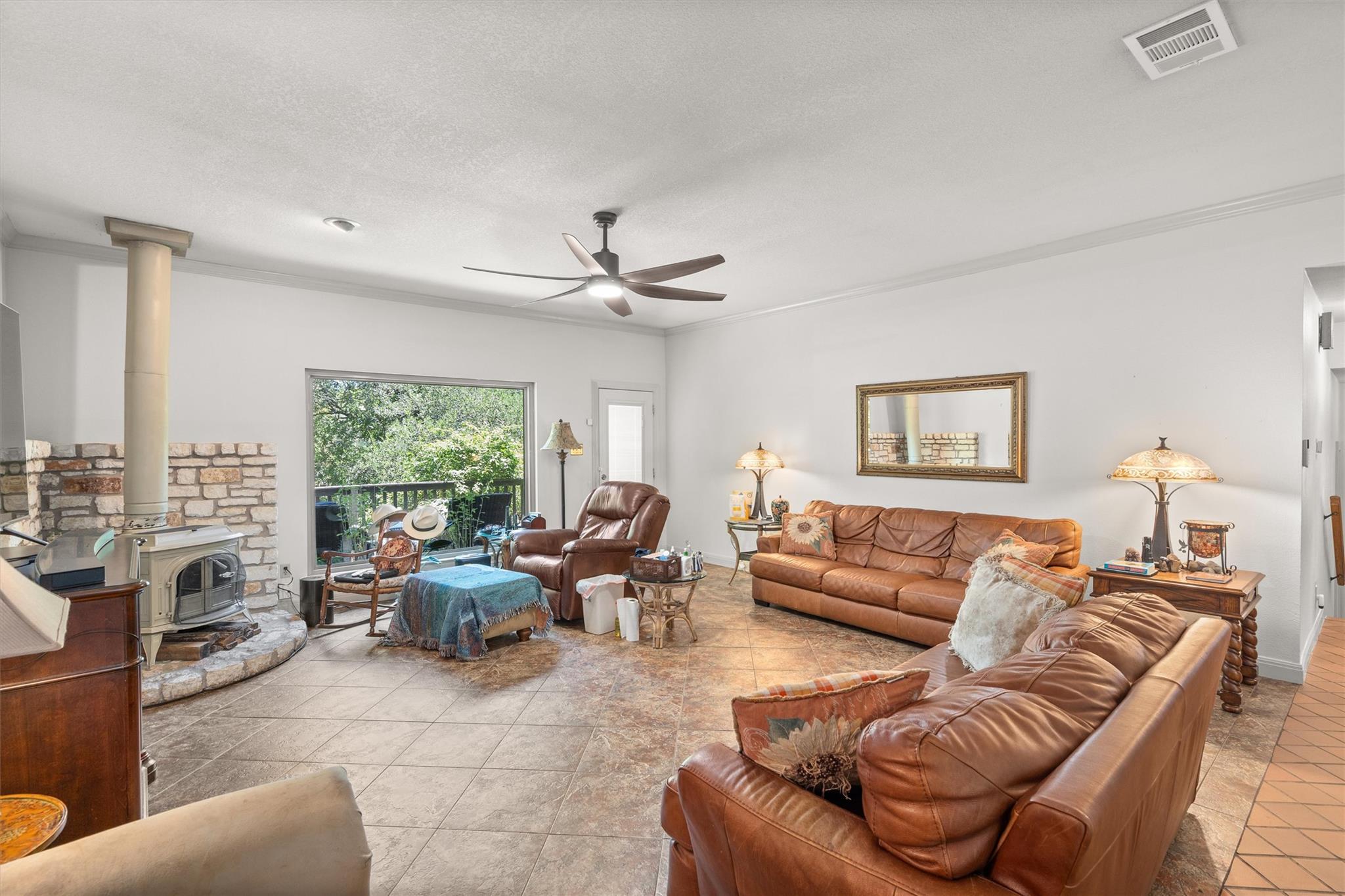 104 El Norte CT