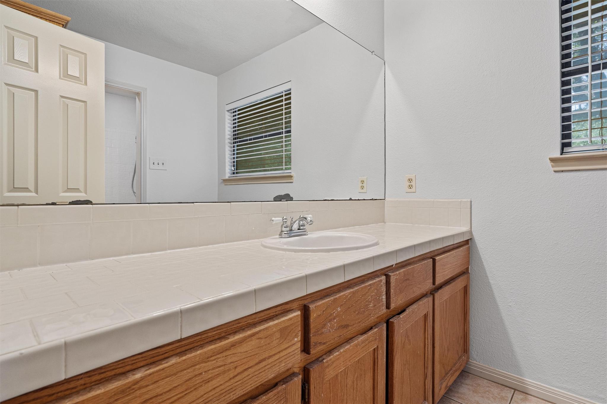 104 El Norte CT