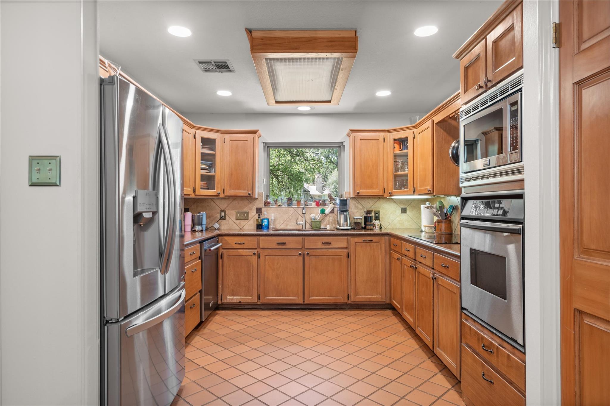 104 El Norte CT