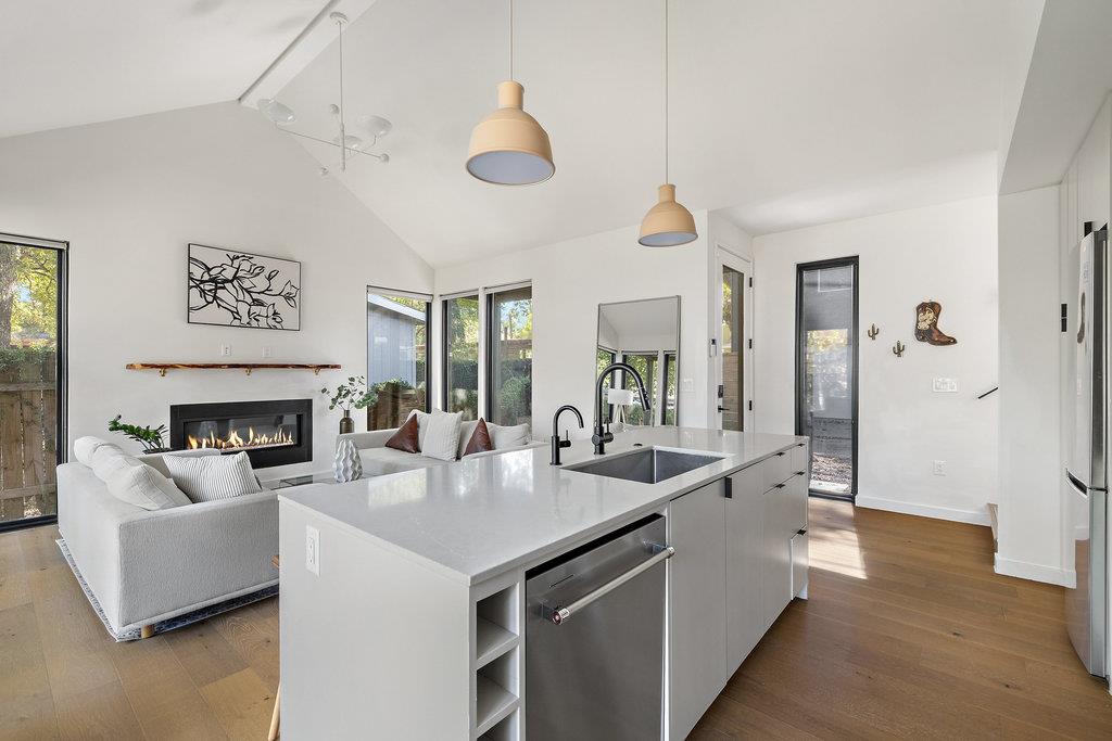 1913 Canterbury ST # 2, Austin Unit: 2