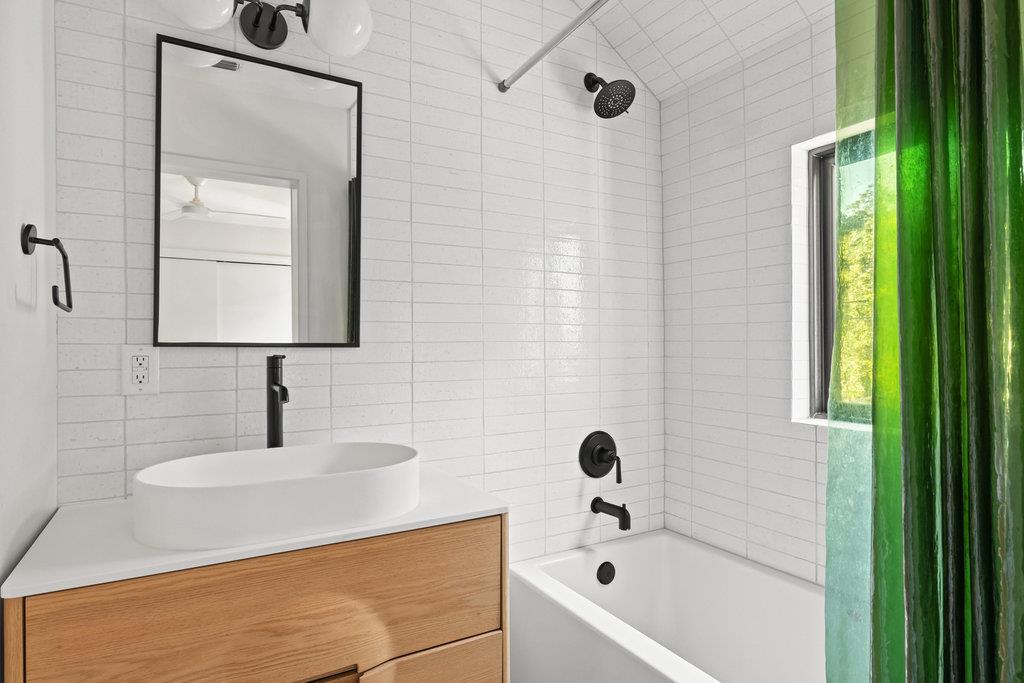 1913 Canterbury ST # 2, Austin Unit: 2