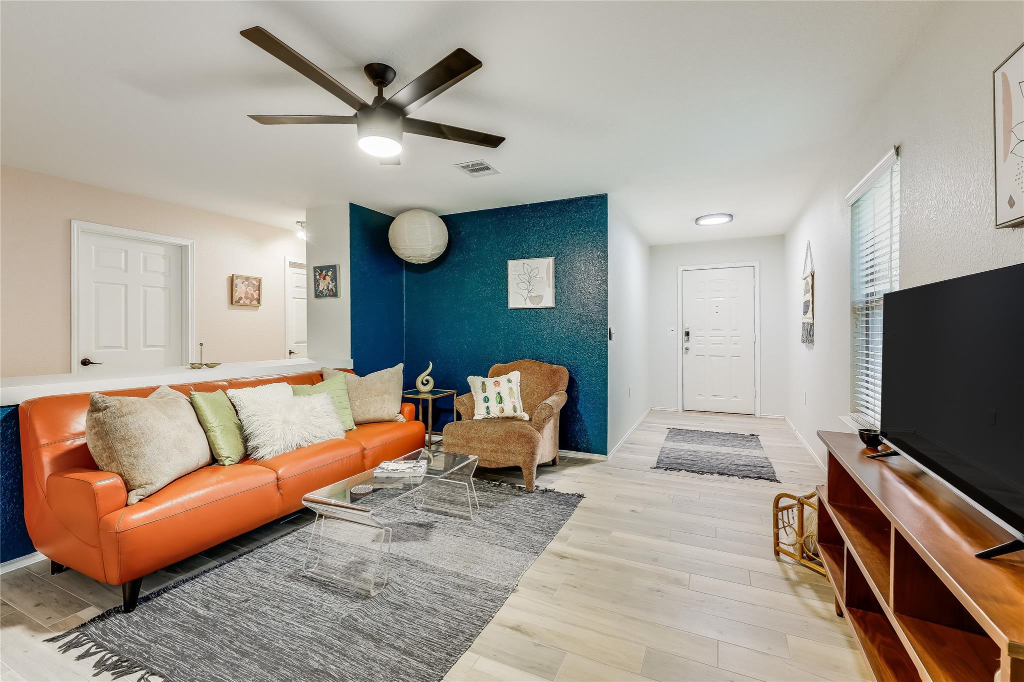 5301 Apple Orchard LN