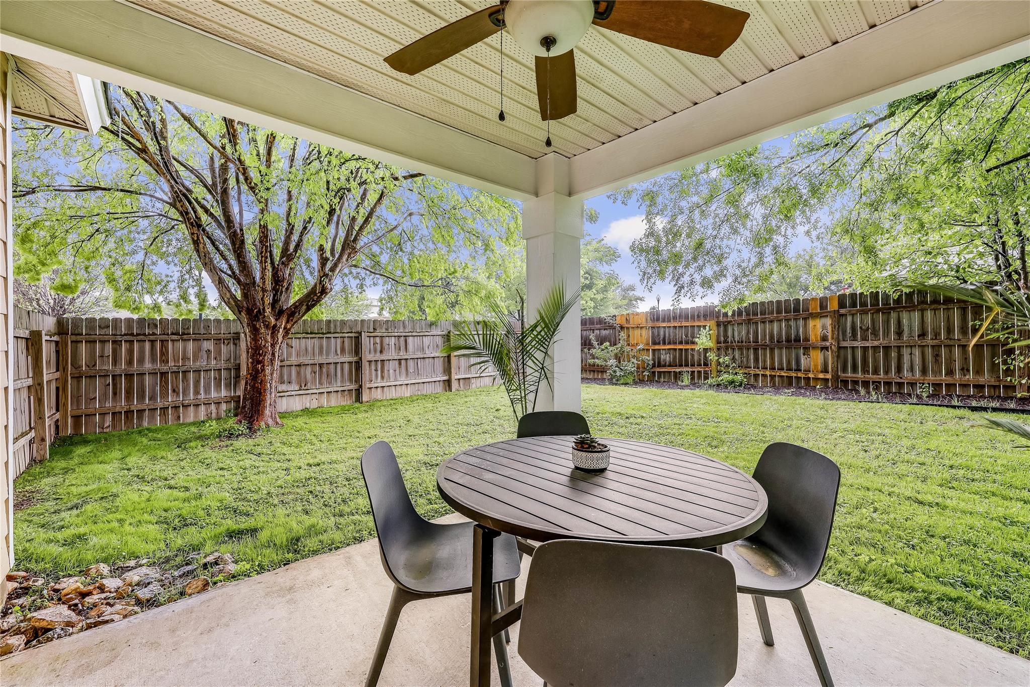 5301 Apple Orchard LN