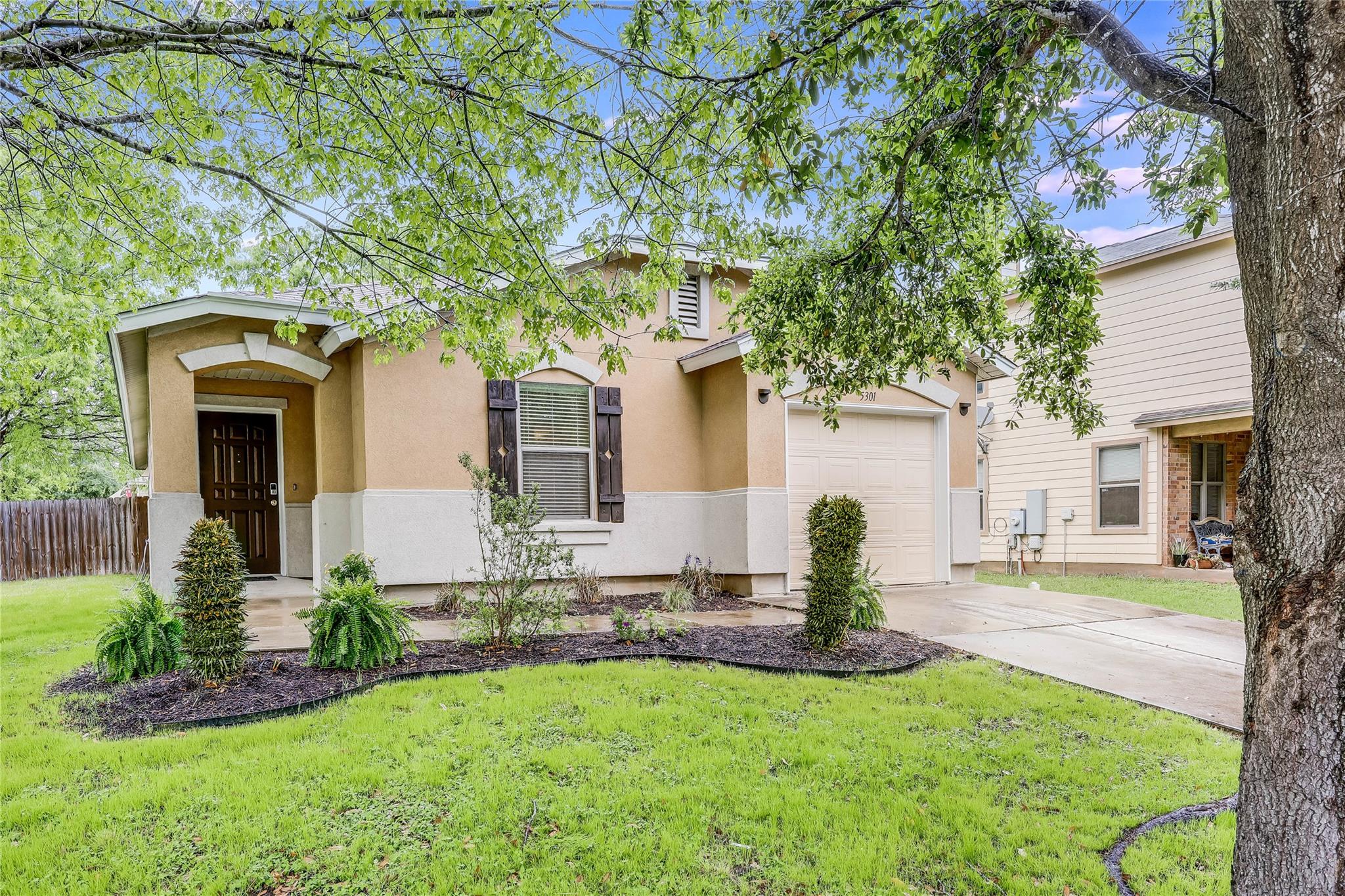5301 Apple Orchard LN