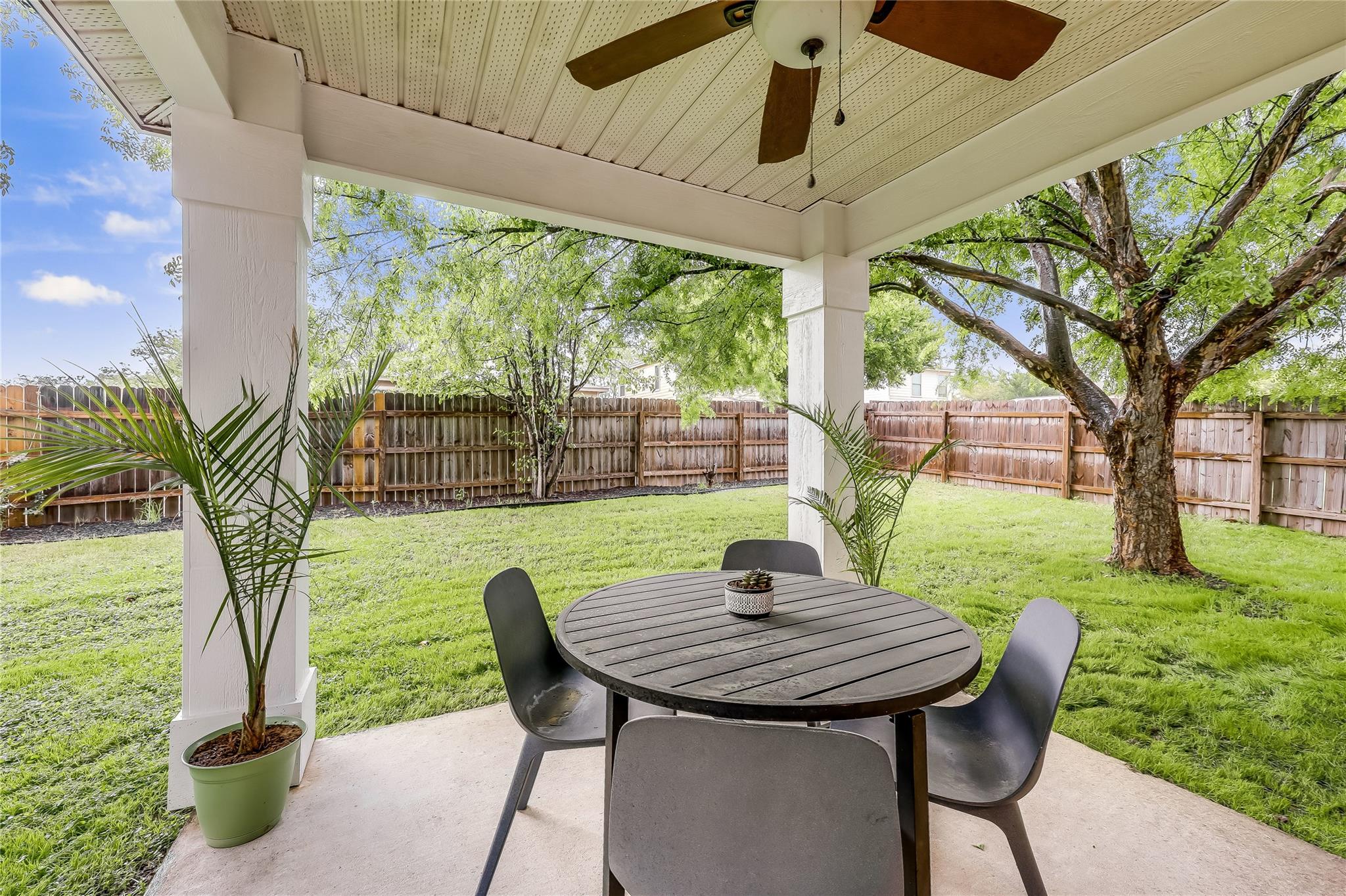 5301 Apple Orchard LN