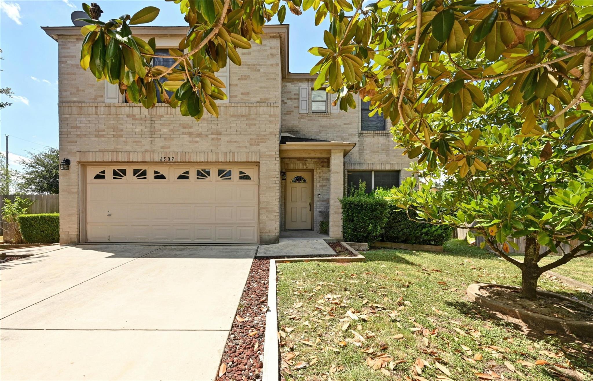 6507 Eudora CV