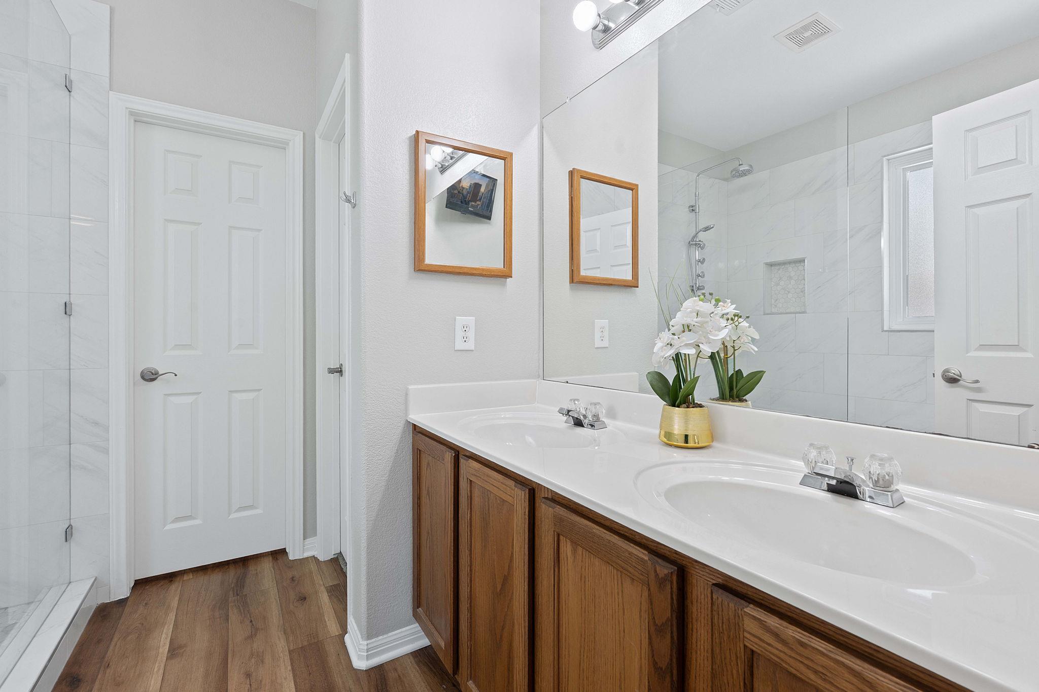 1109 Middle Brook DR