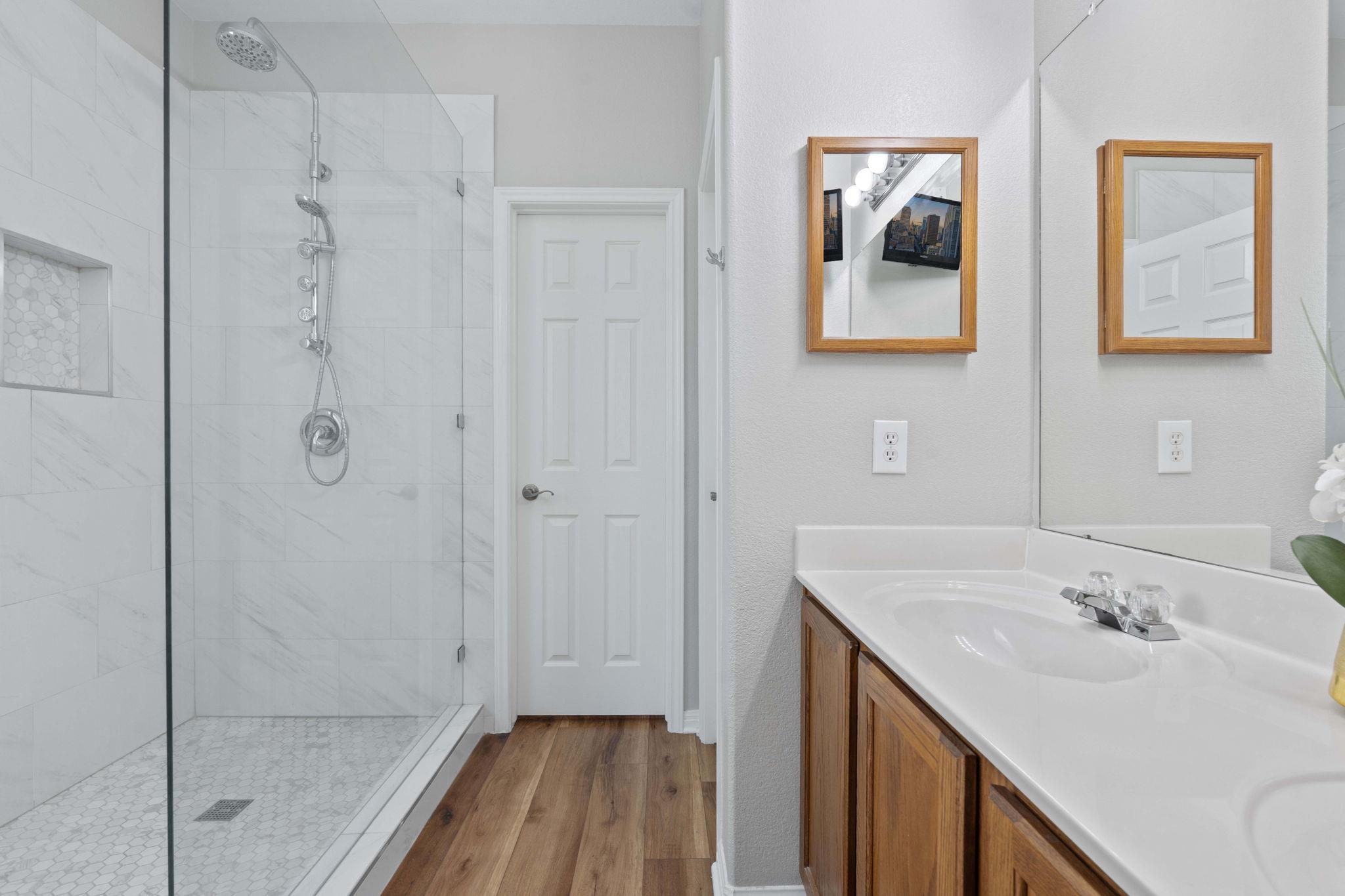 1109 Middle Brook DR