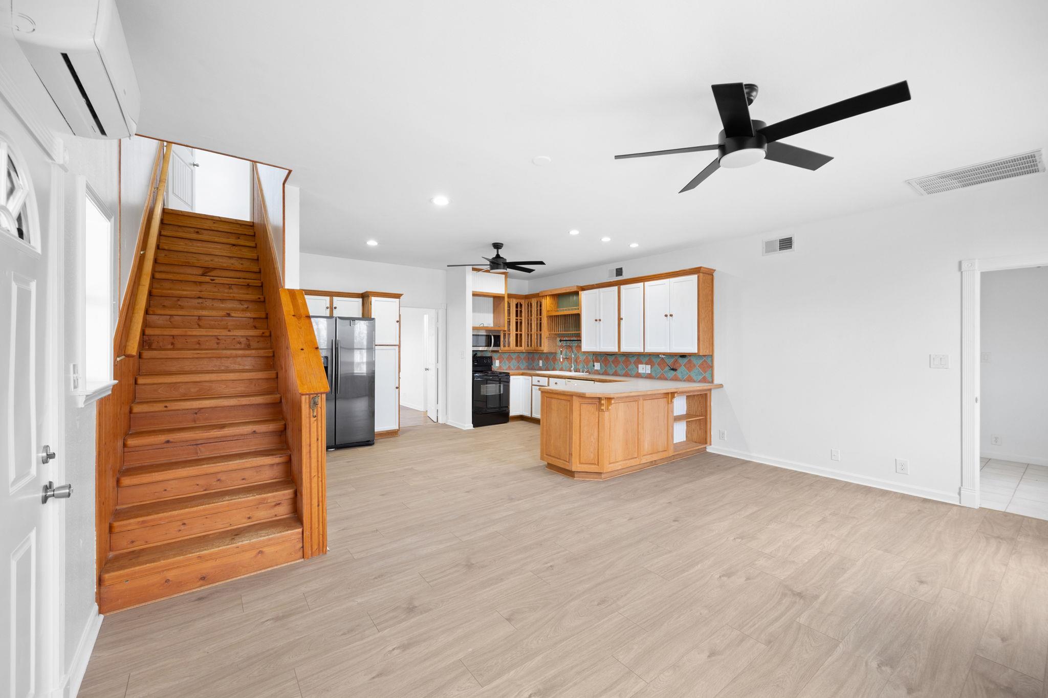 610 Eastview DR