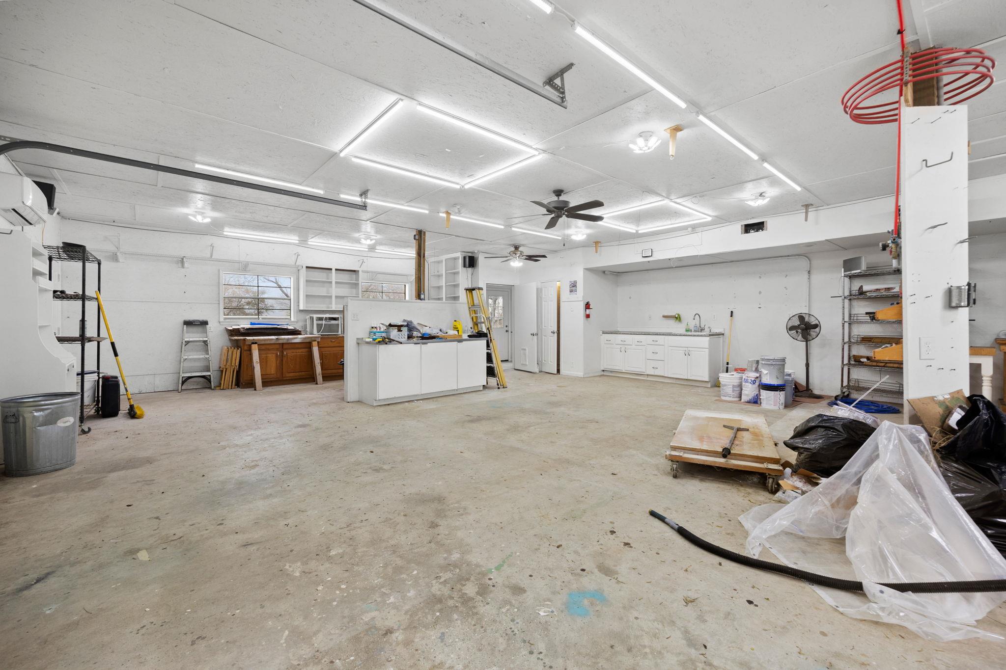 610 Eastview DR