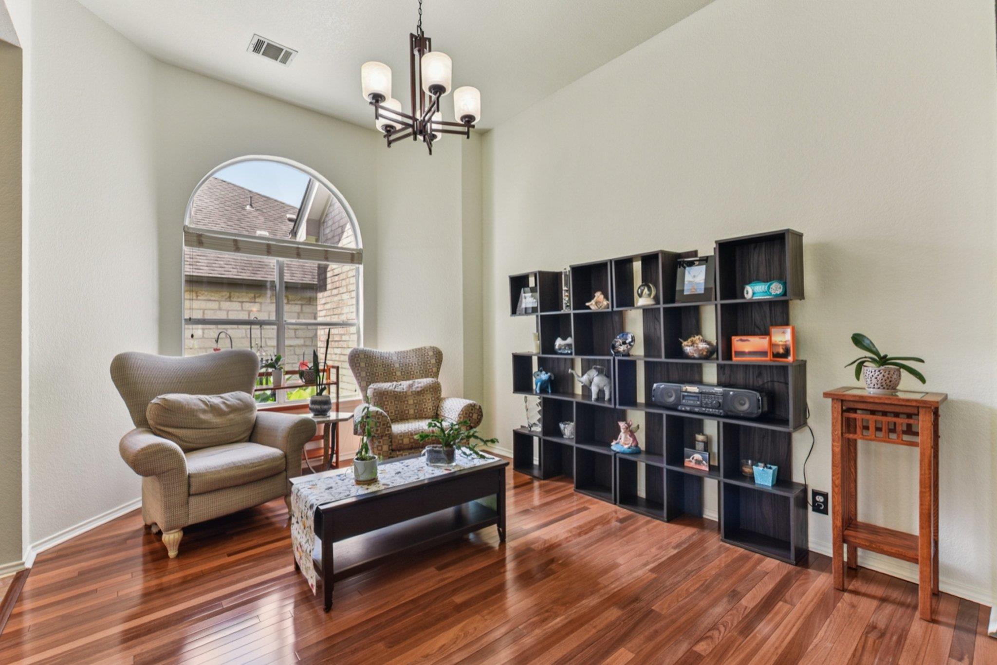 4005 Travis Country CIR