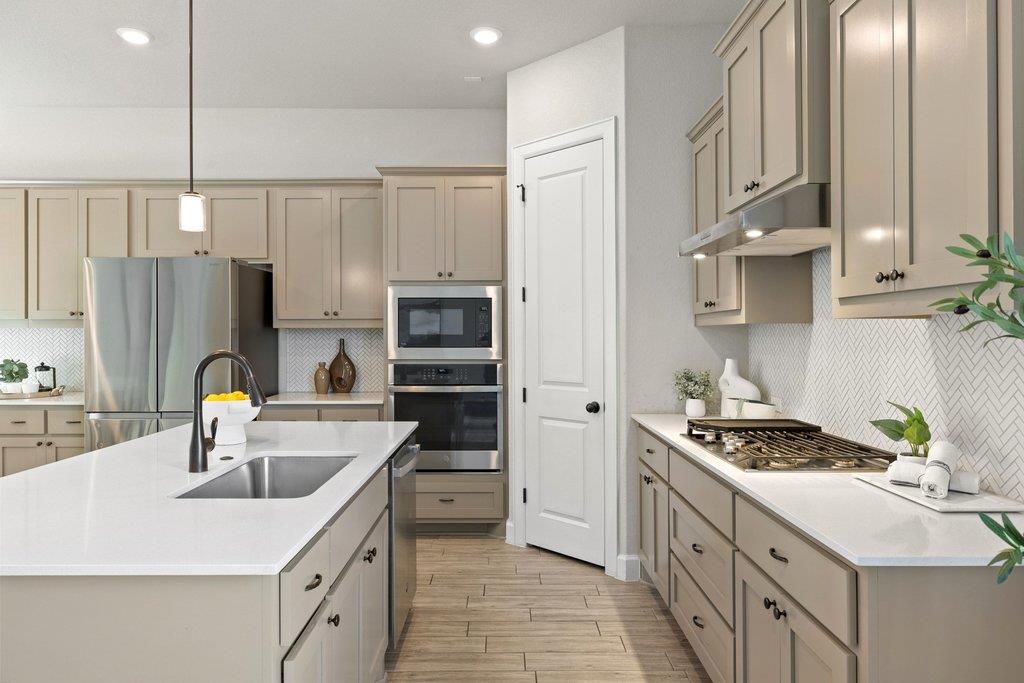 6800 Empresa DR