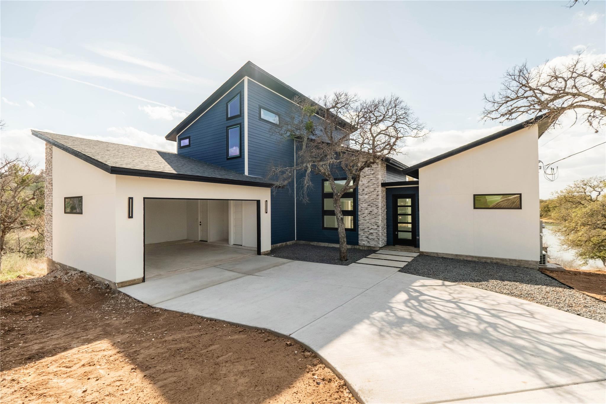 334 Lake DR