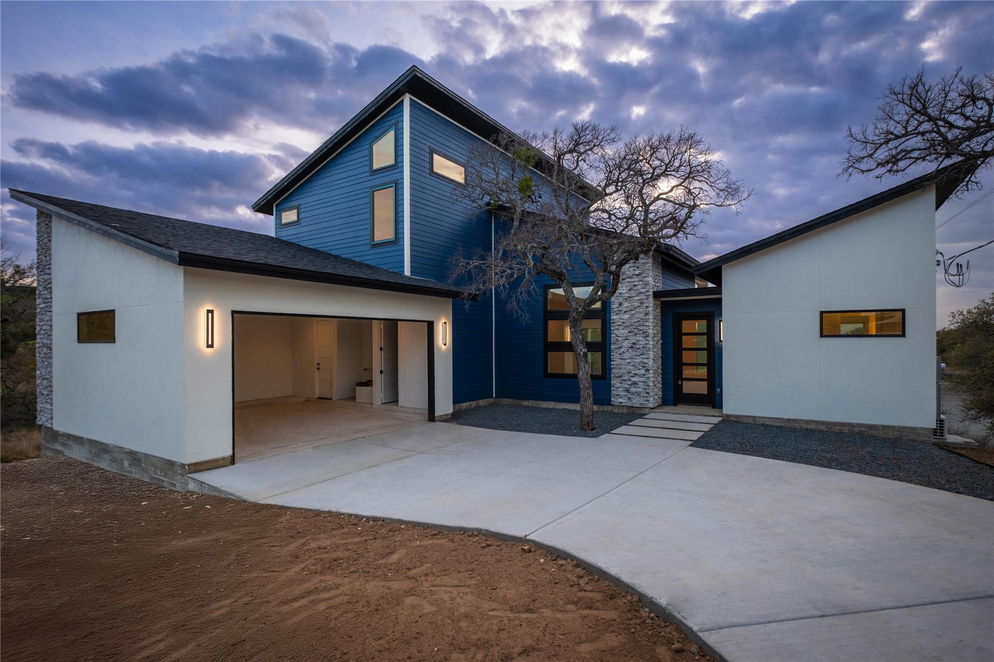 334 Lake DR