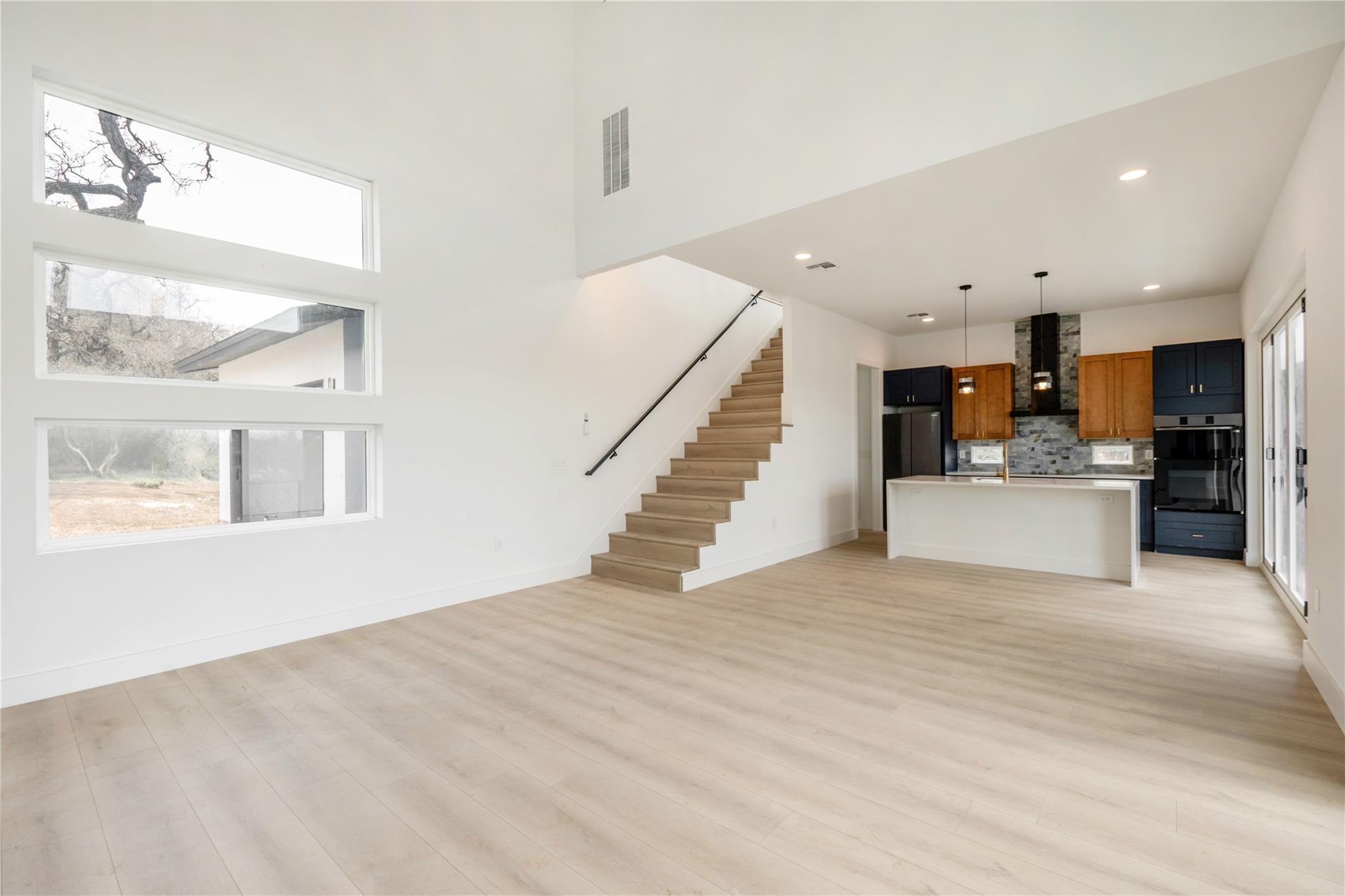 334 Lake DR