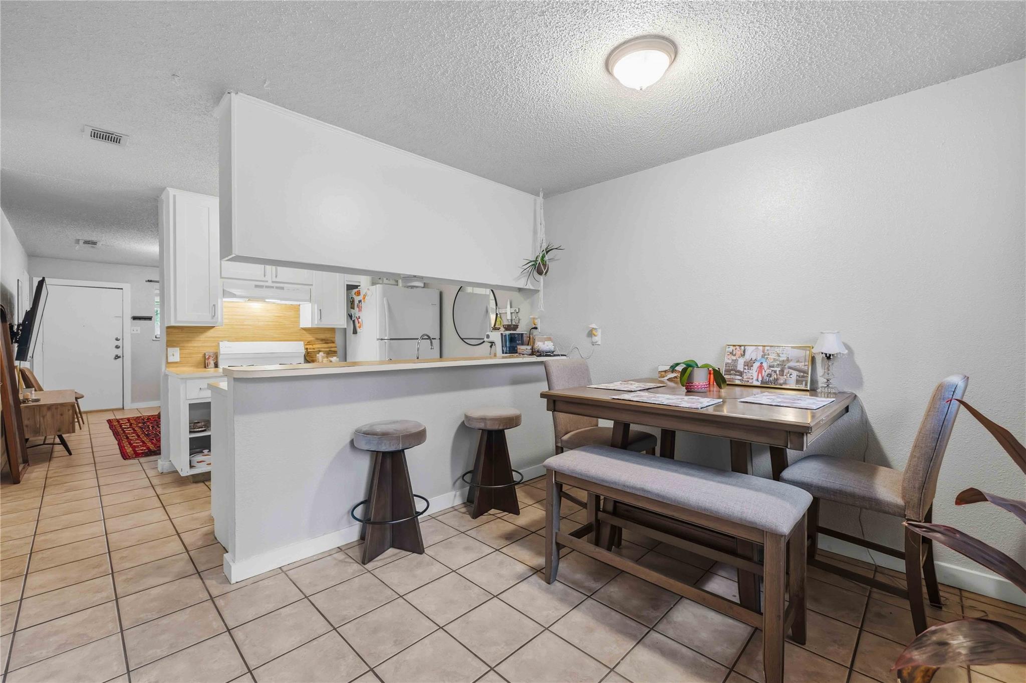 3305 Dolphin DR