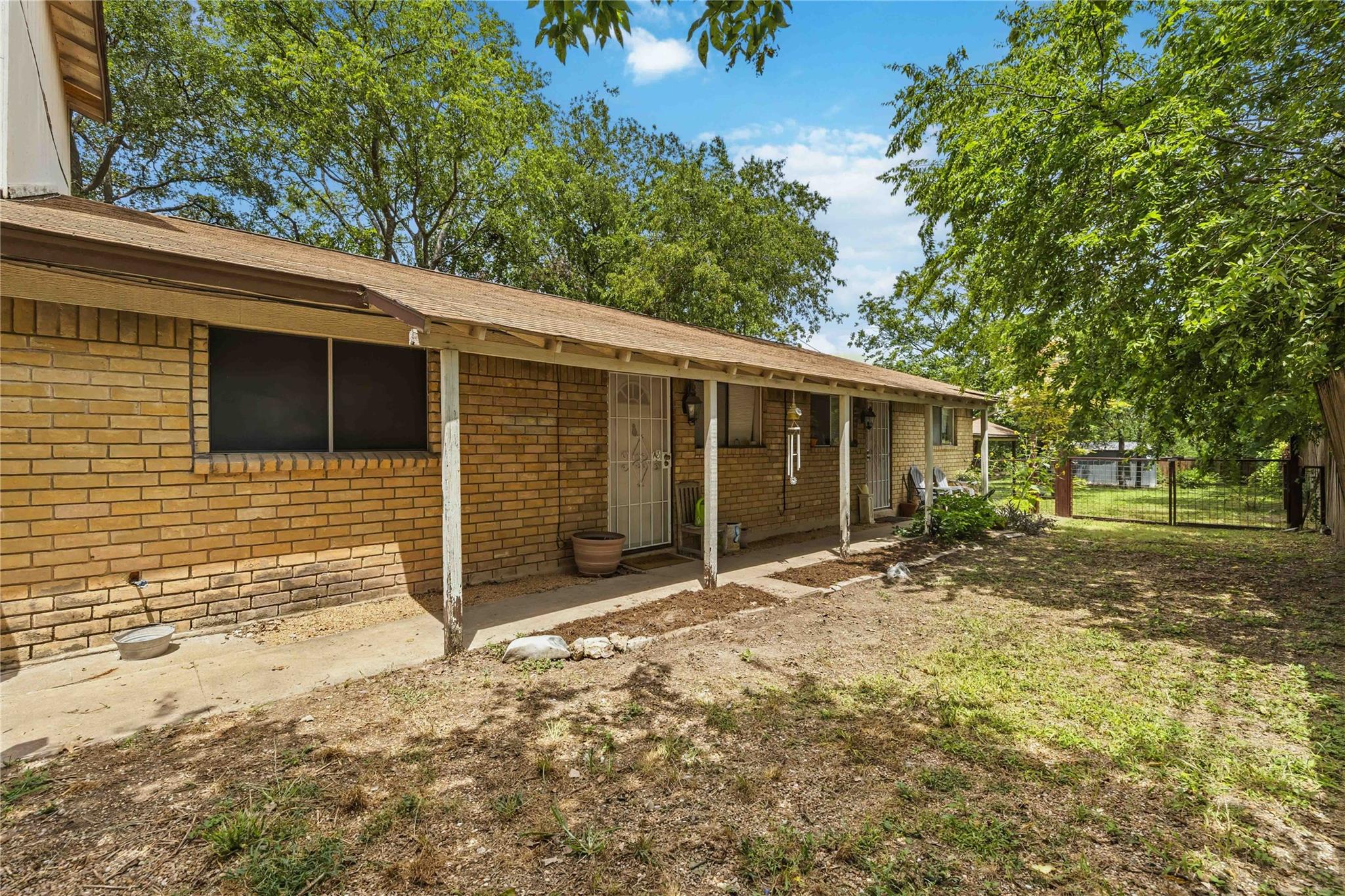 3305 Dolphin DR
