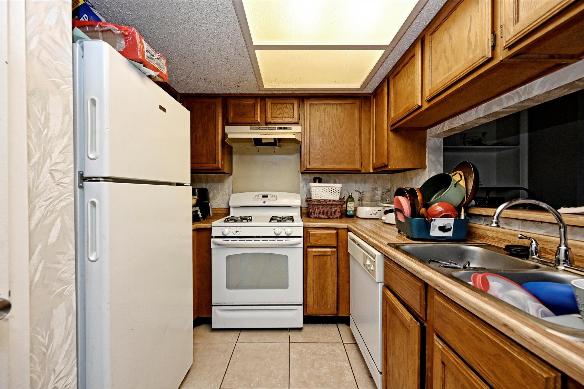 7825 Beauregard CIR # 25