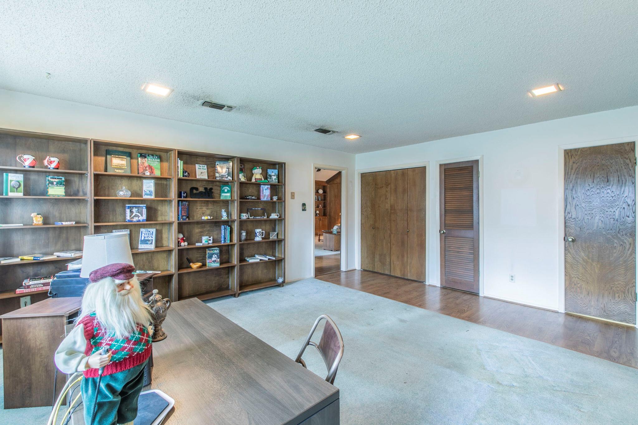 106 White Sands DR