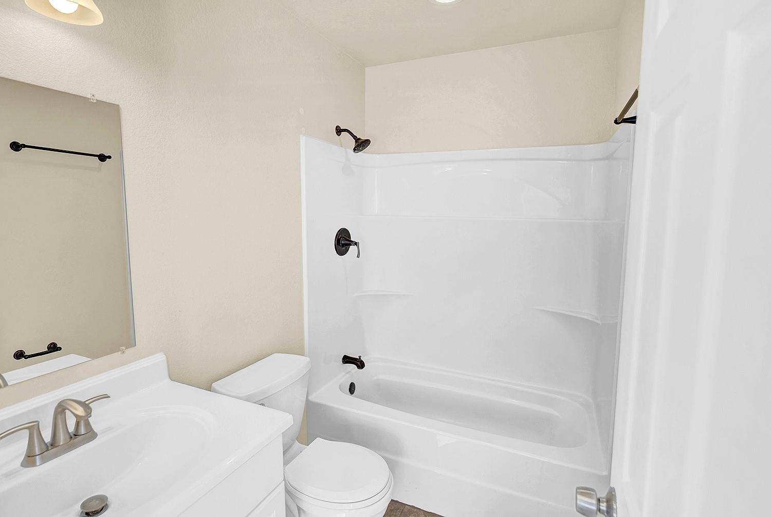 207 Oakwood LOOP