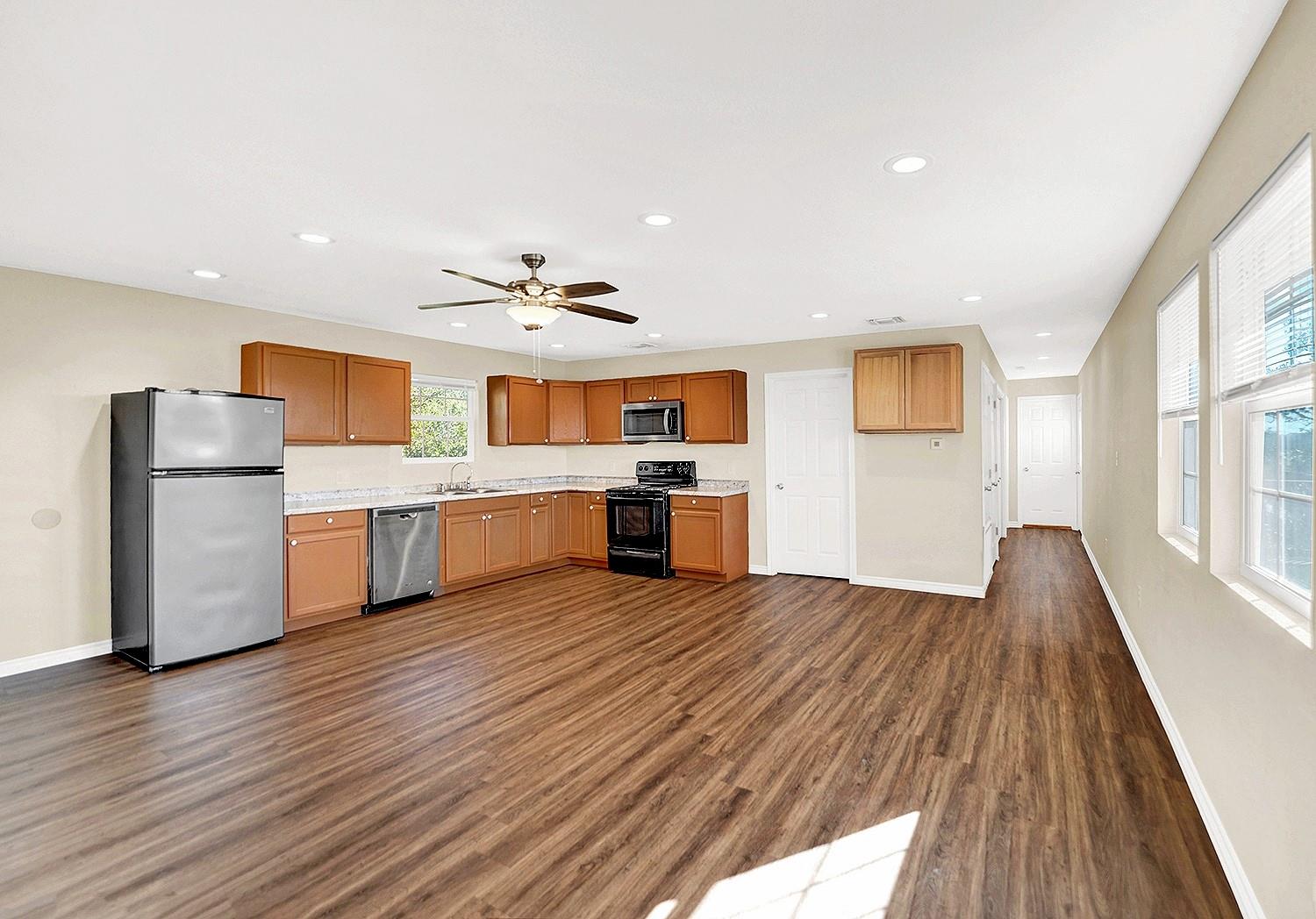 207 Oakwood LOOP