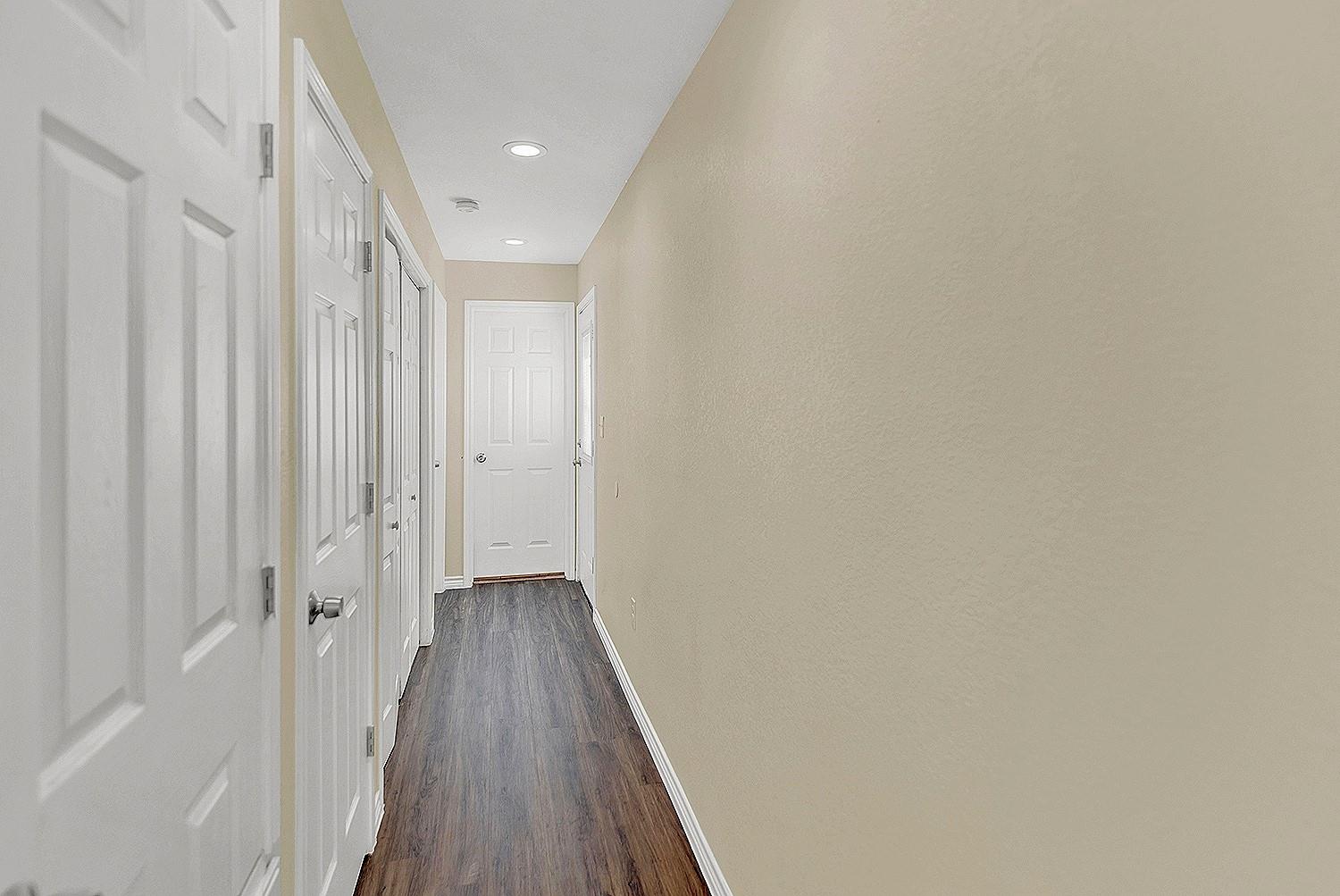 207 Oakwood LOOP