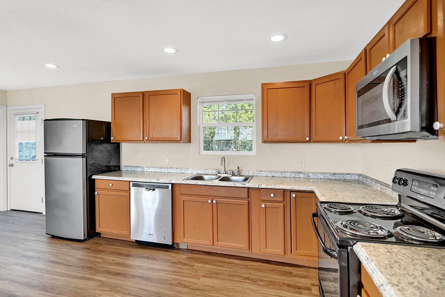 207 Oakwood LOOP