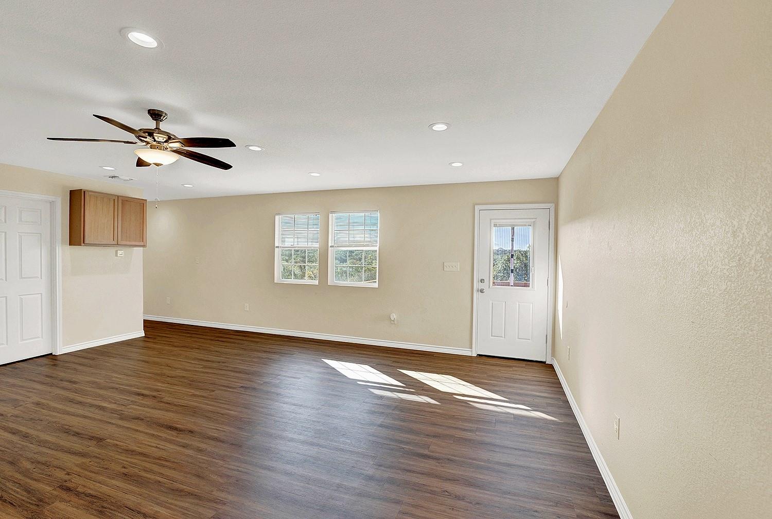207 Oakwood LOOP