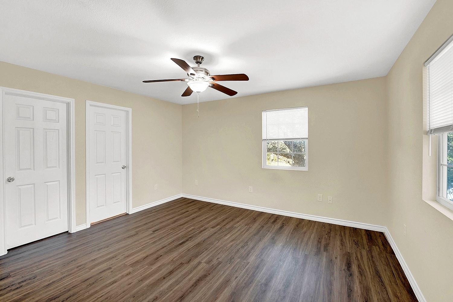 207 Oakwood LOOP