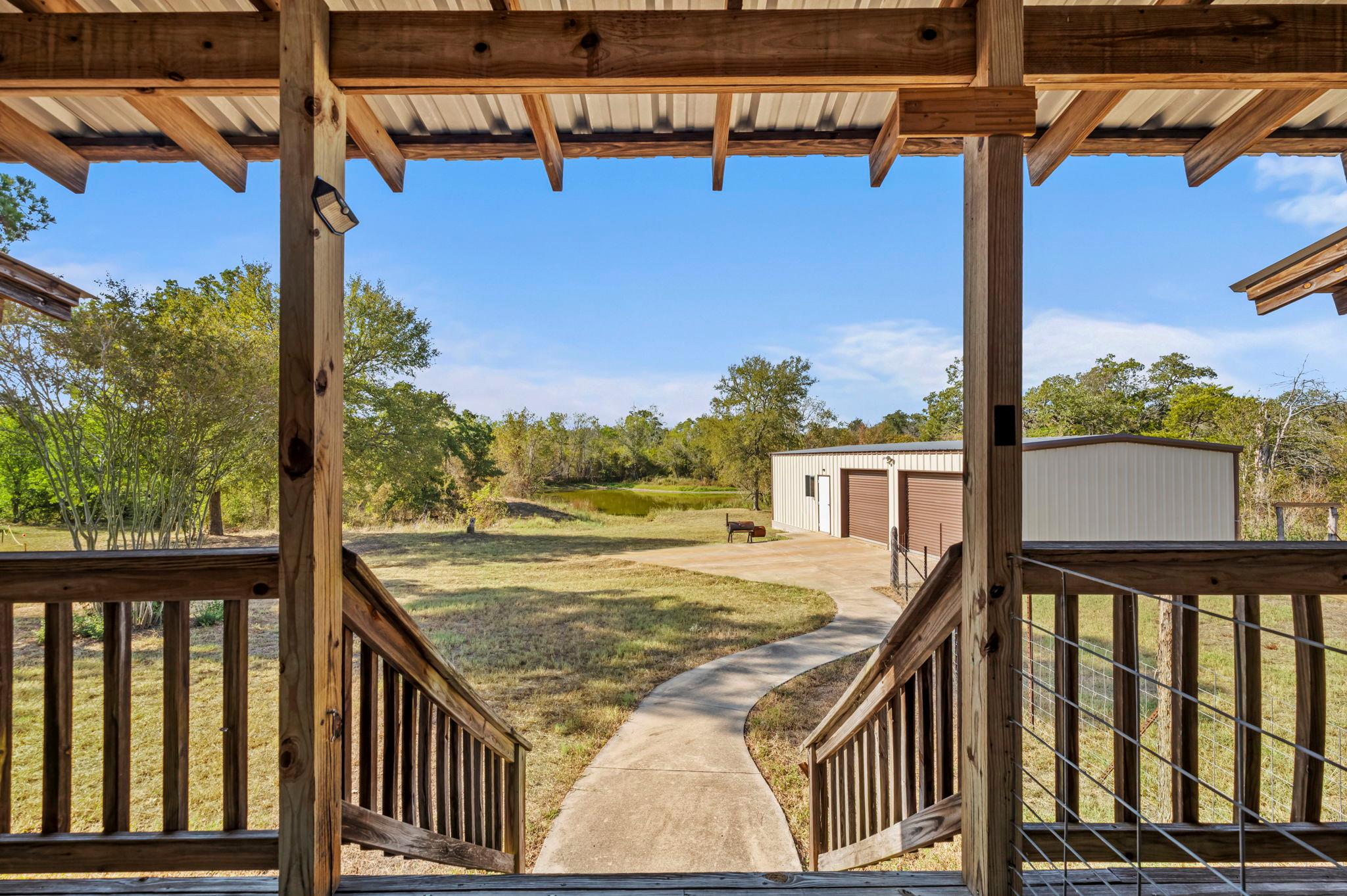 454 Leisure LN