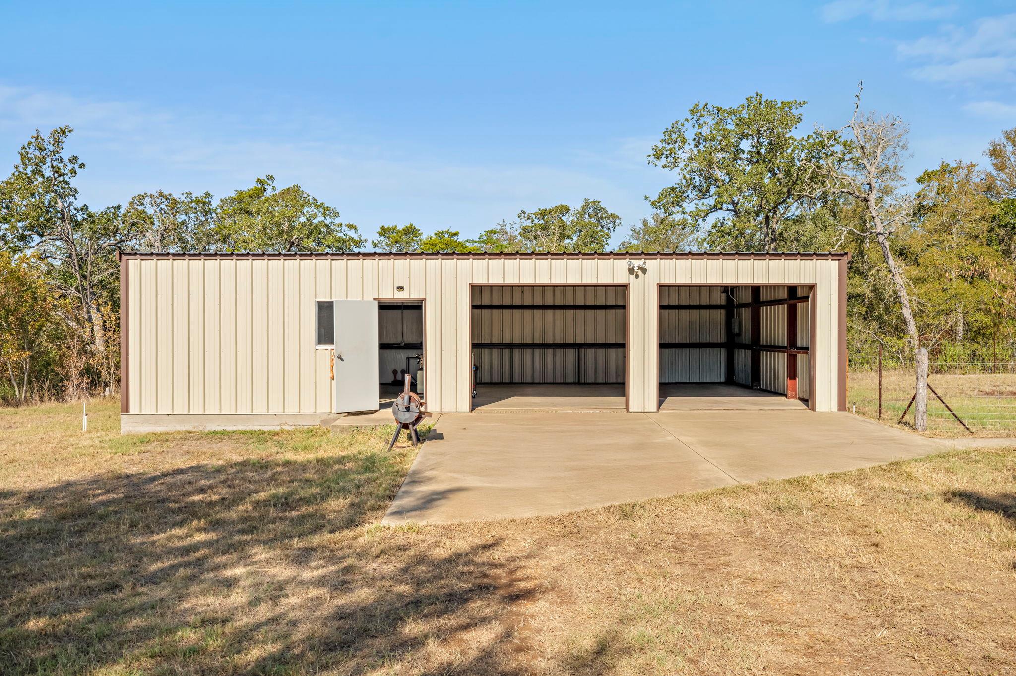 454 Leisure LN
