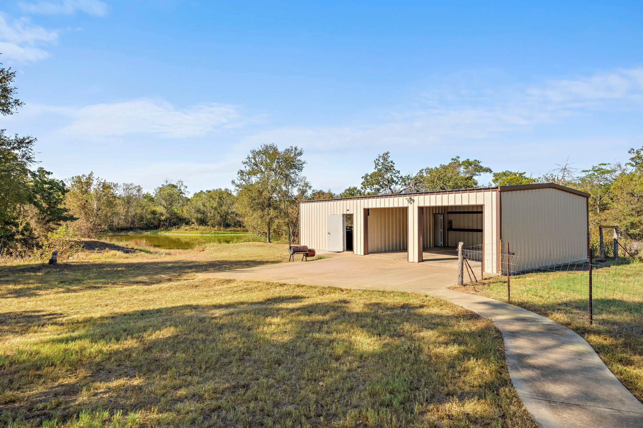 454 Leisure LN