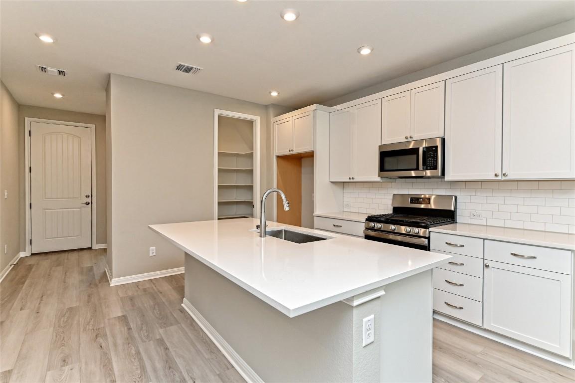 1241 Blue Oak BLVD