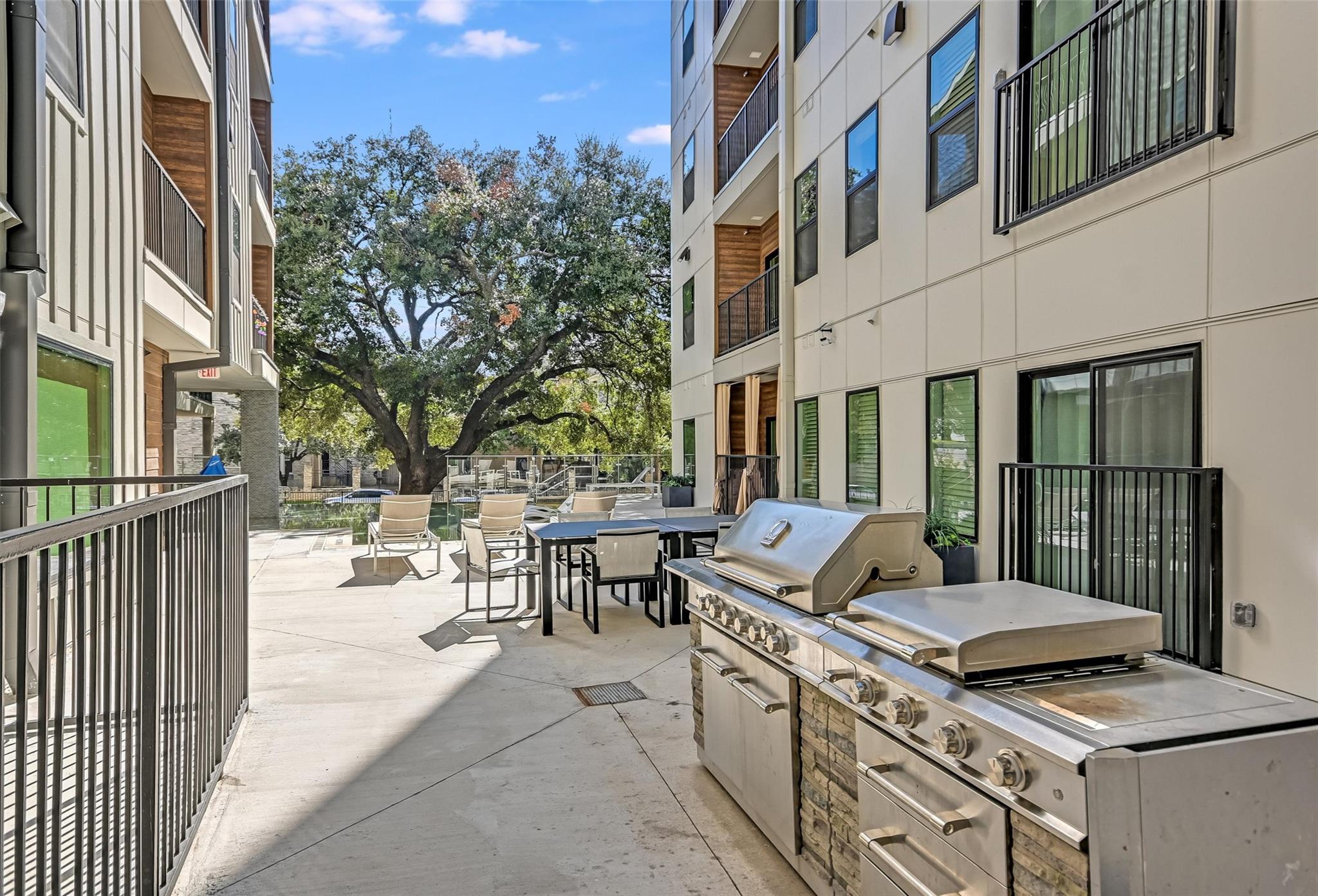 2500 Longview ST # 318