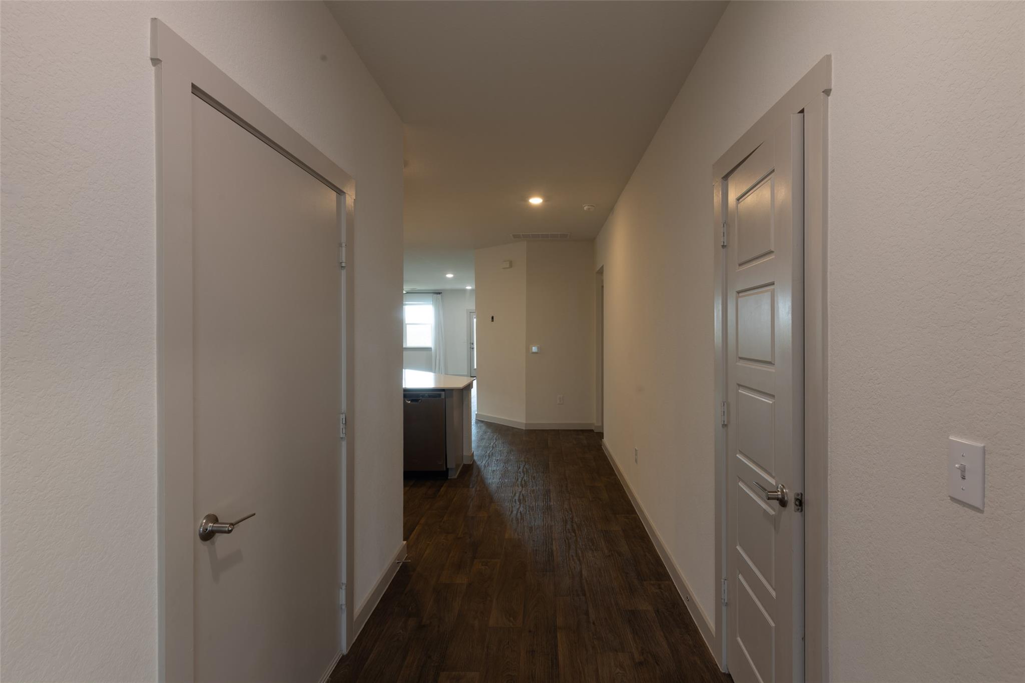 2913 Louris LN