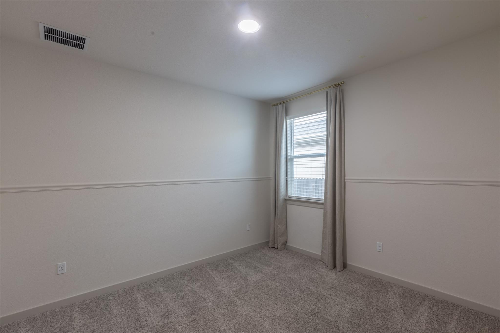 2913 Louris LN