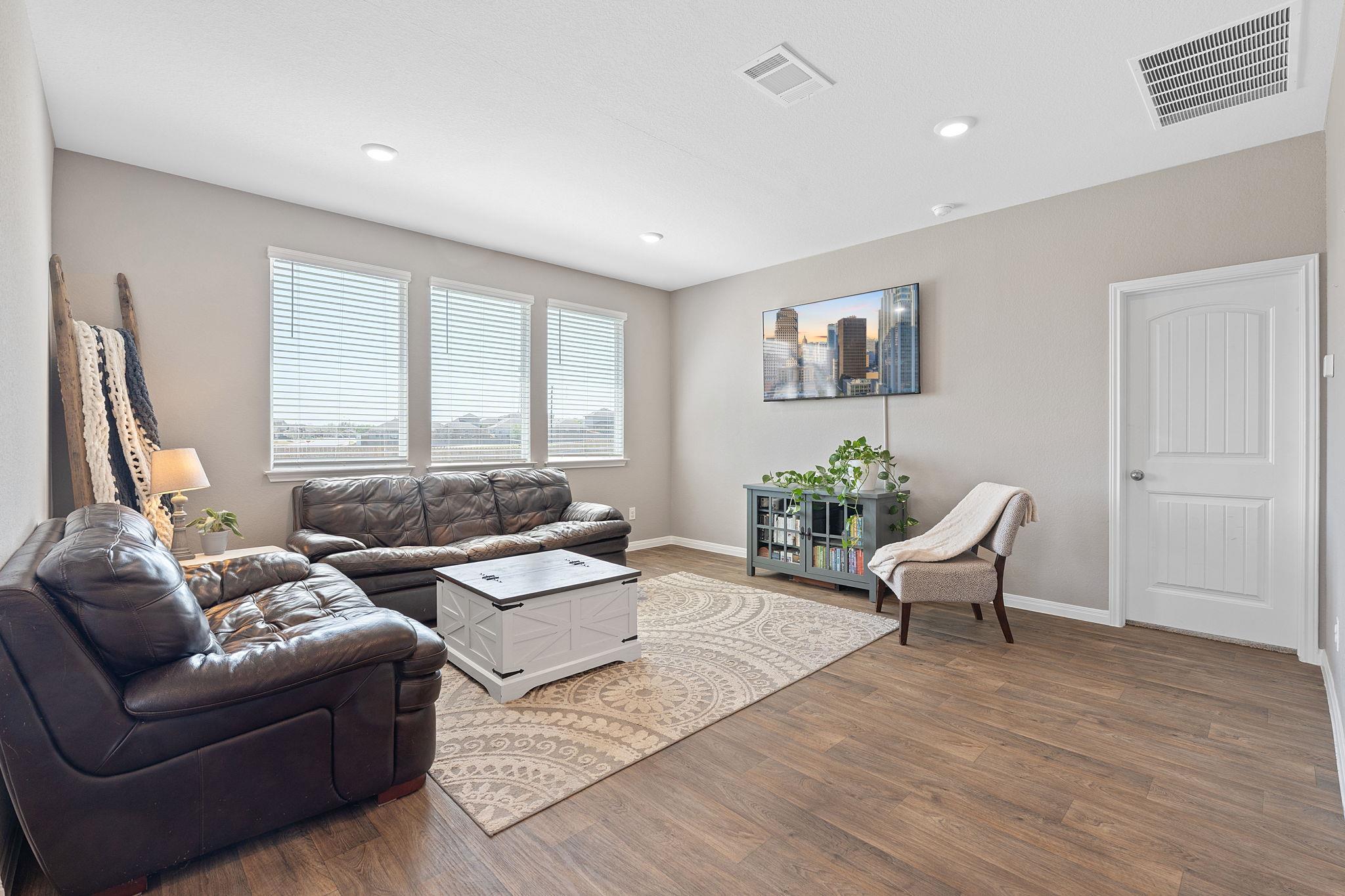 111 Evergreen Sumac LOOP