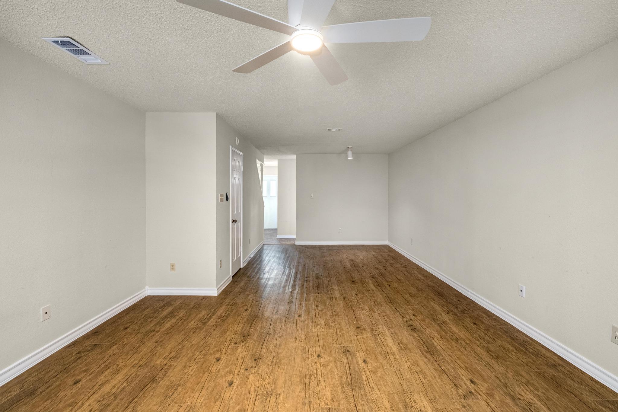 1404 Norwalk LN # 206