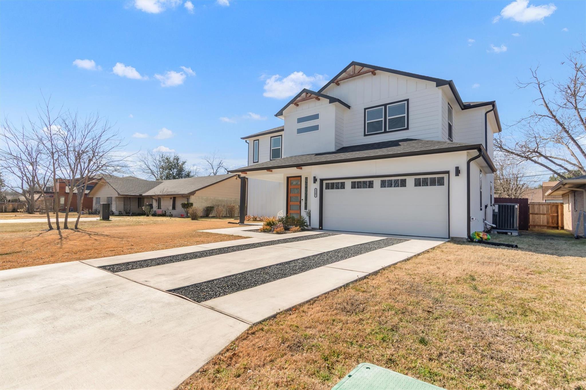 2307 Lathan LN