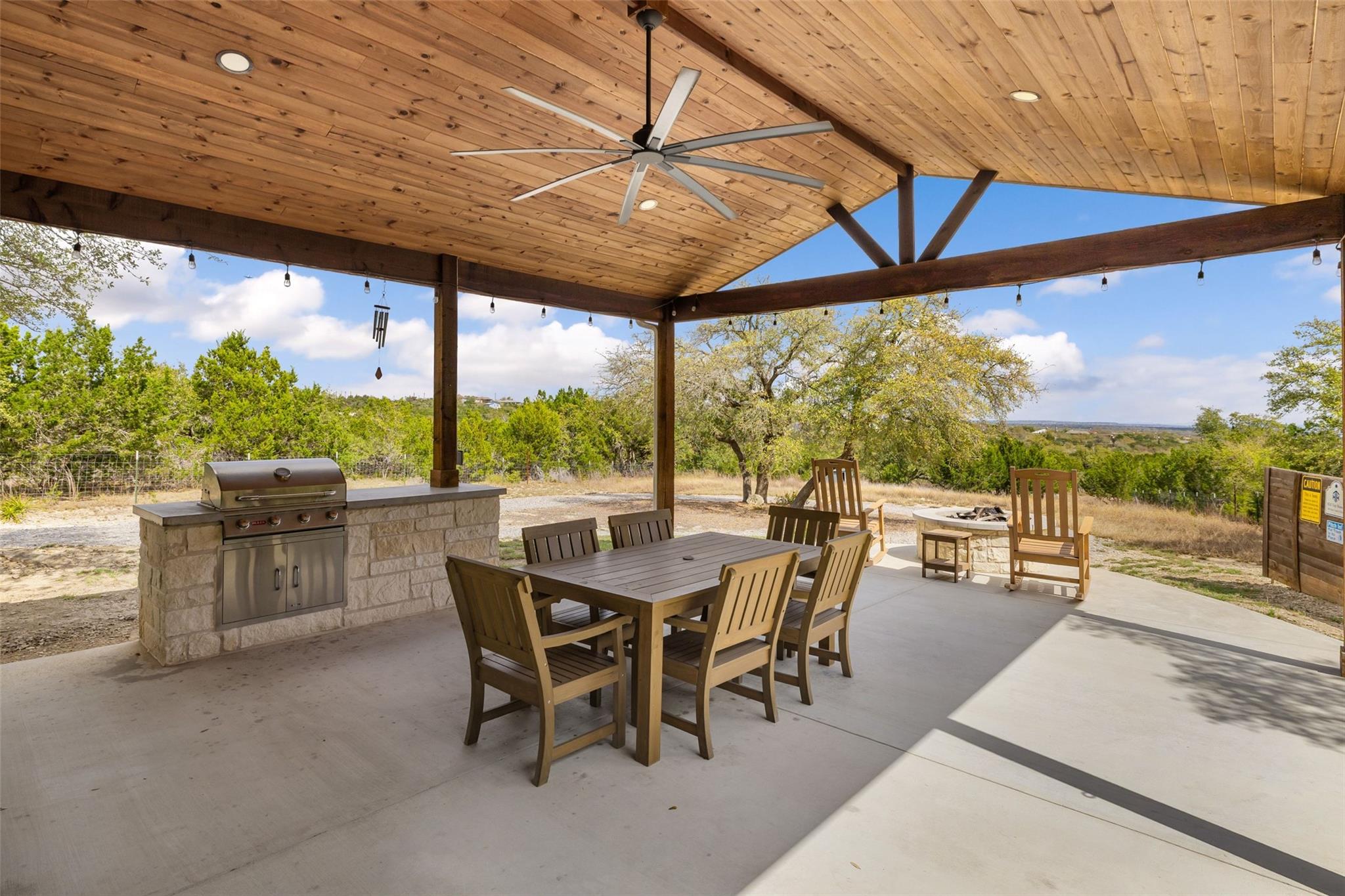 900 Deer Creek CIR