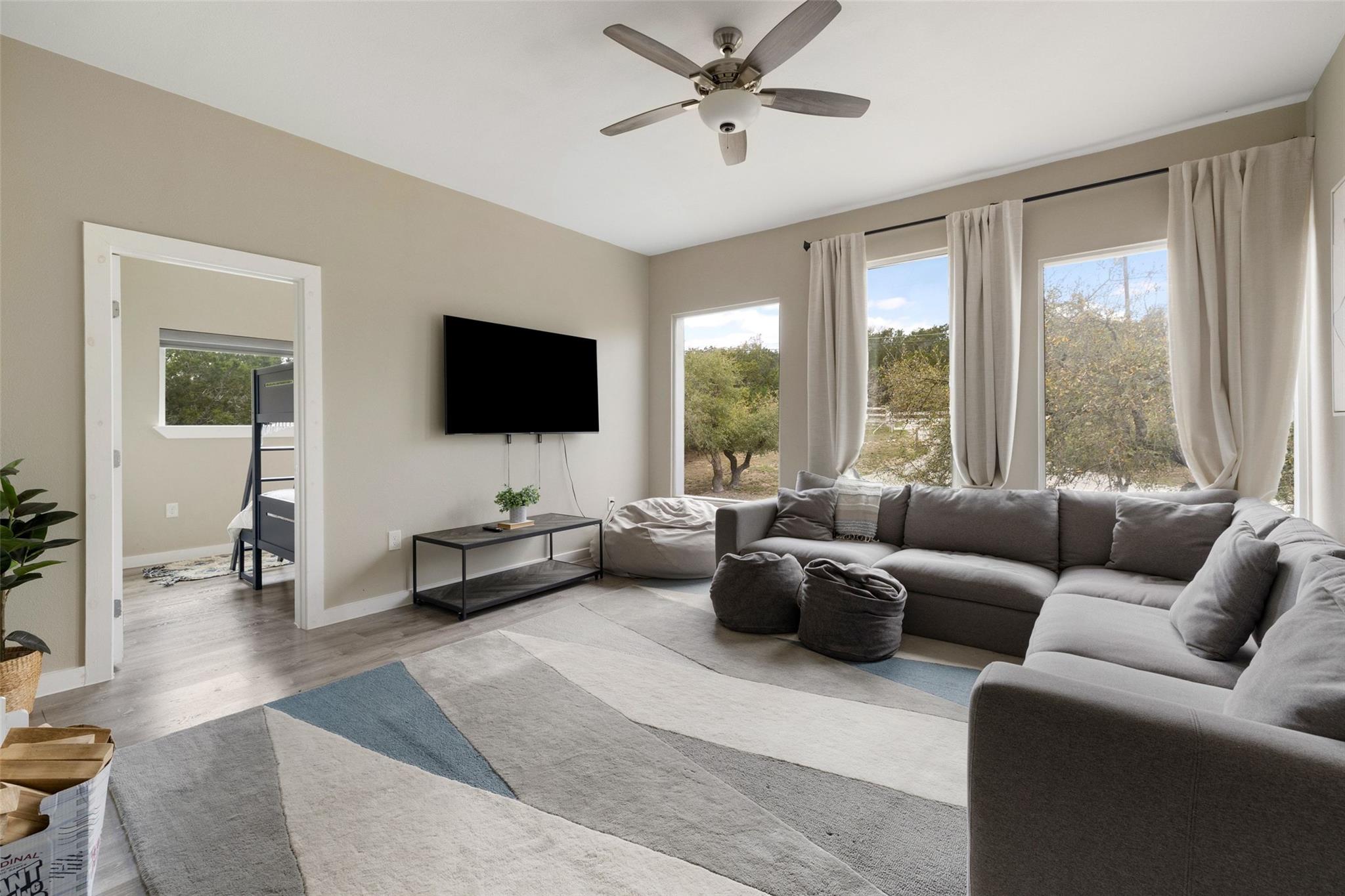 900 Deer Creek CIR