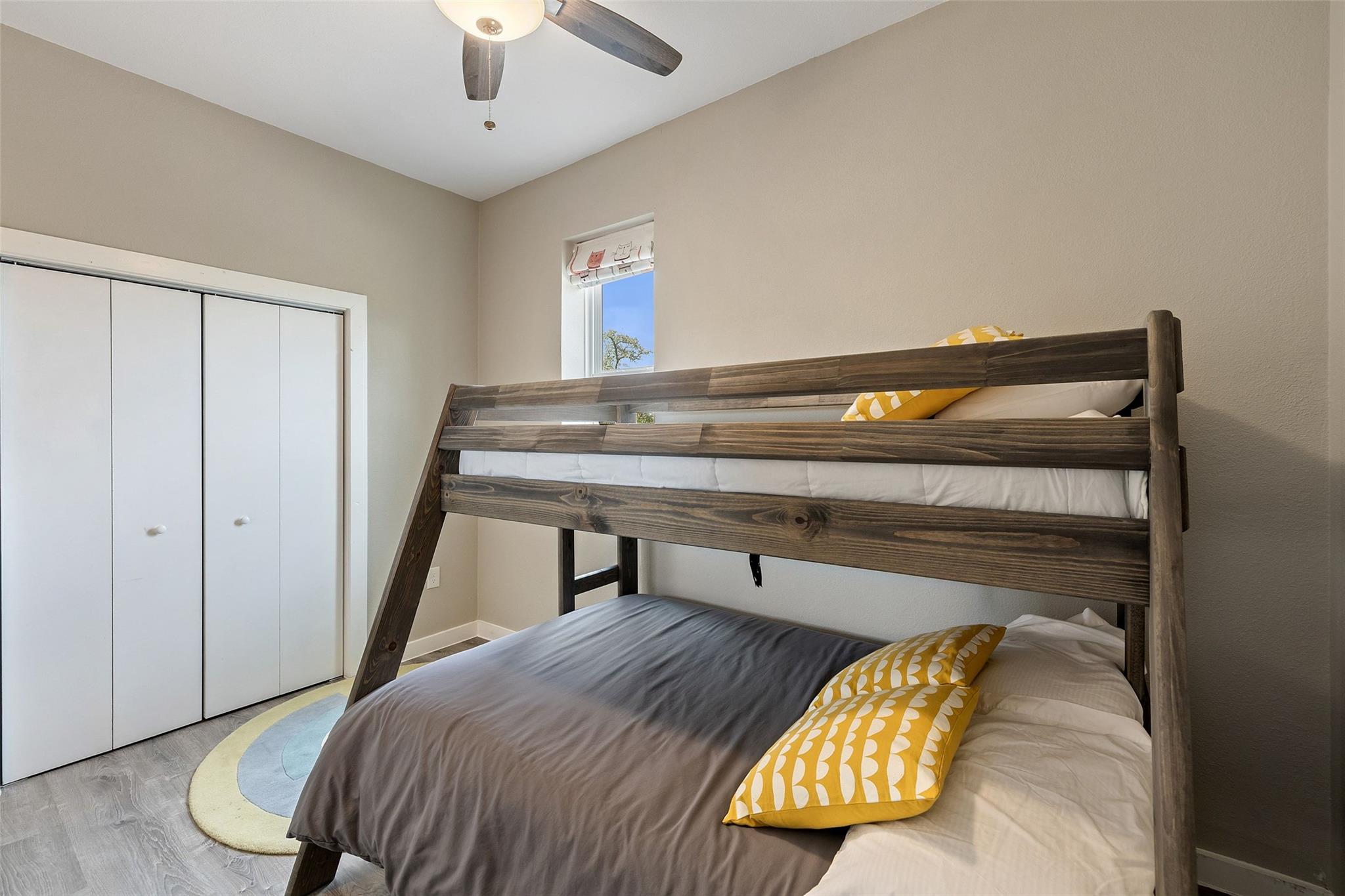 900 Deer Creek CIR