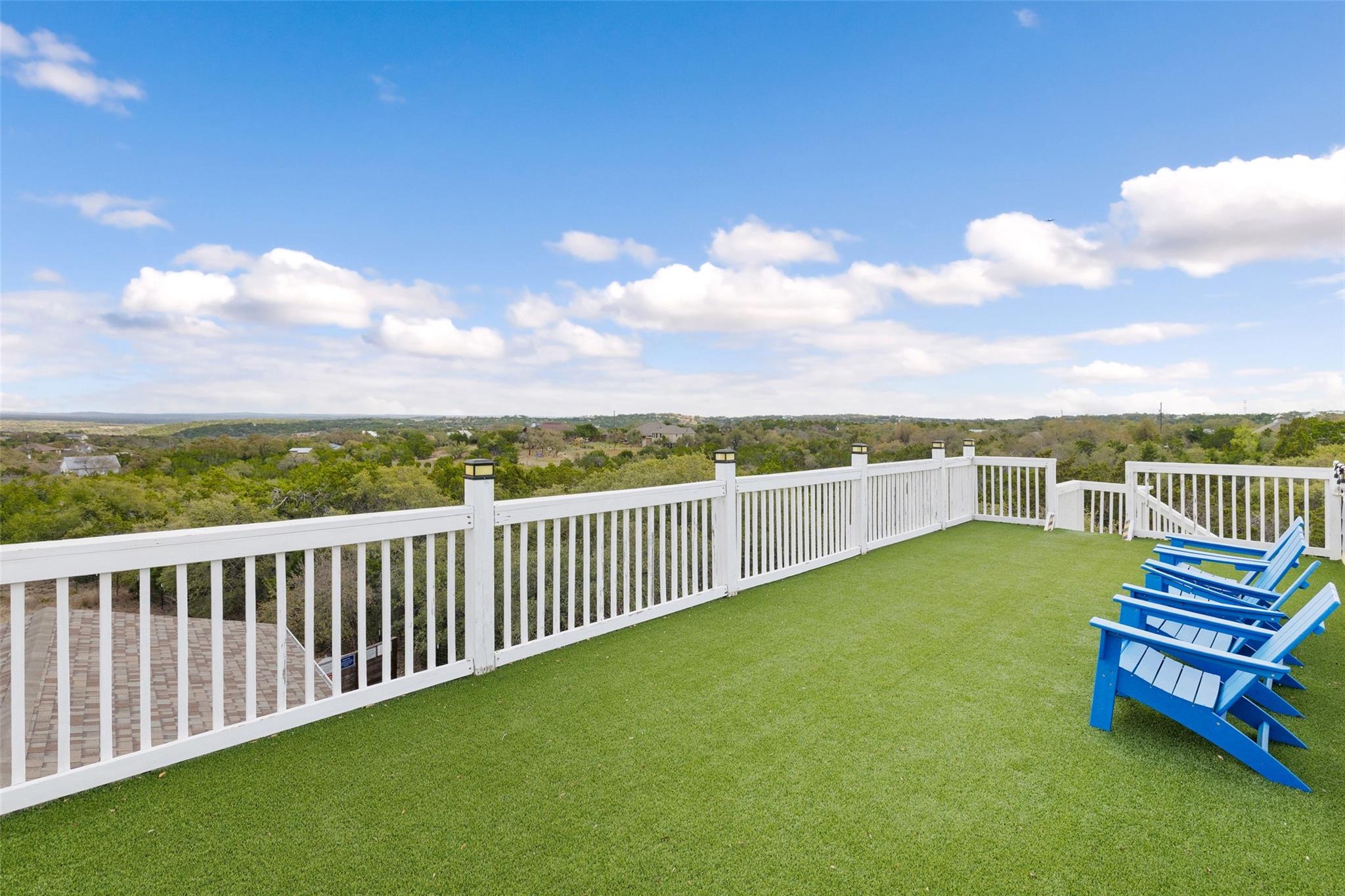 900 Deer Creek CIR