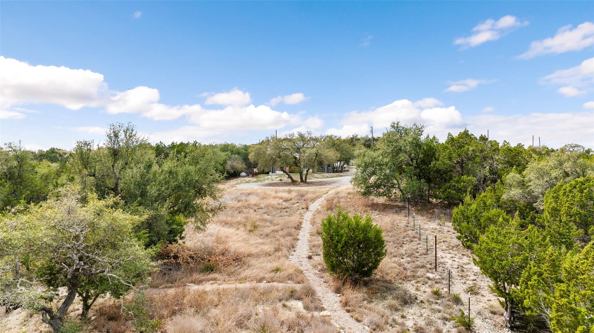 900 Deer Creek CIR