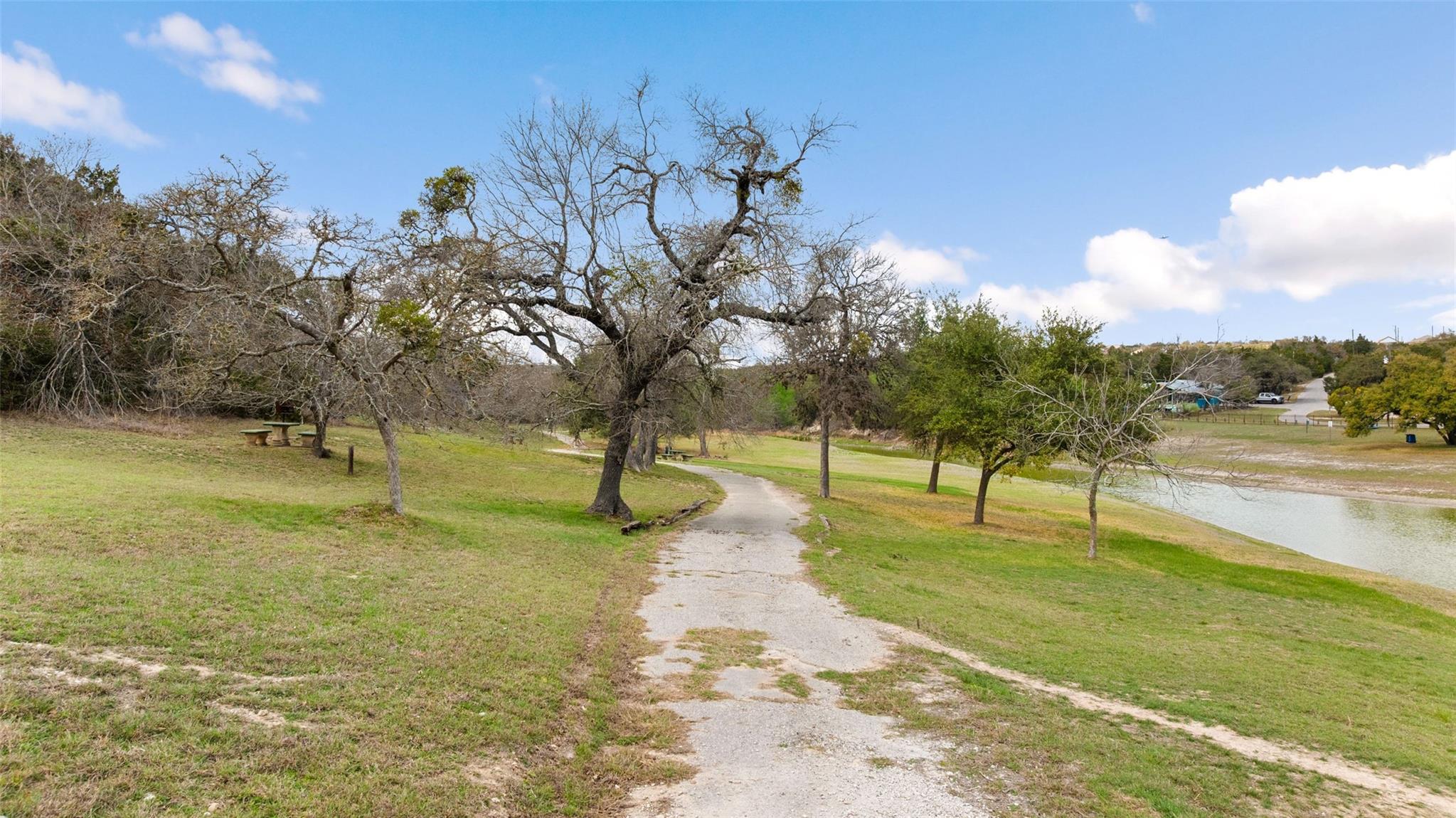 900 Deer Creek CIR