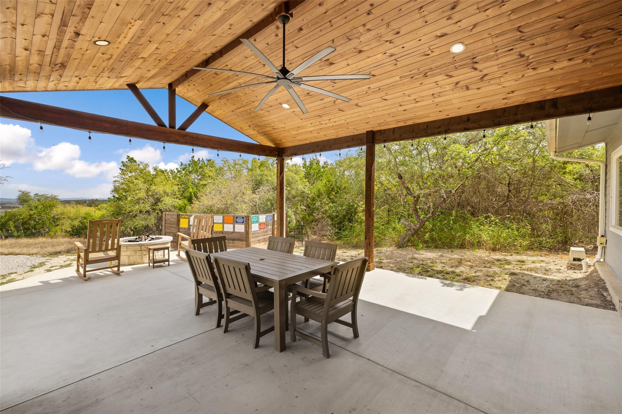 900 Deer Creek CIR