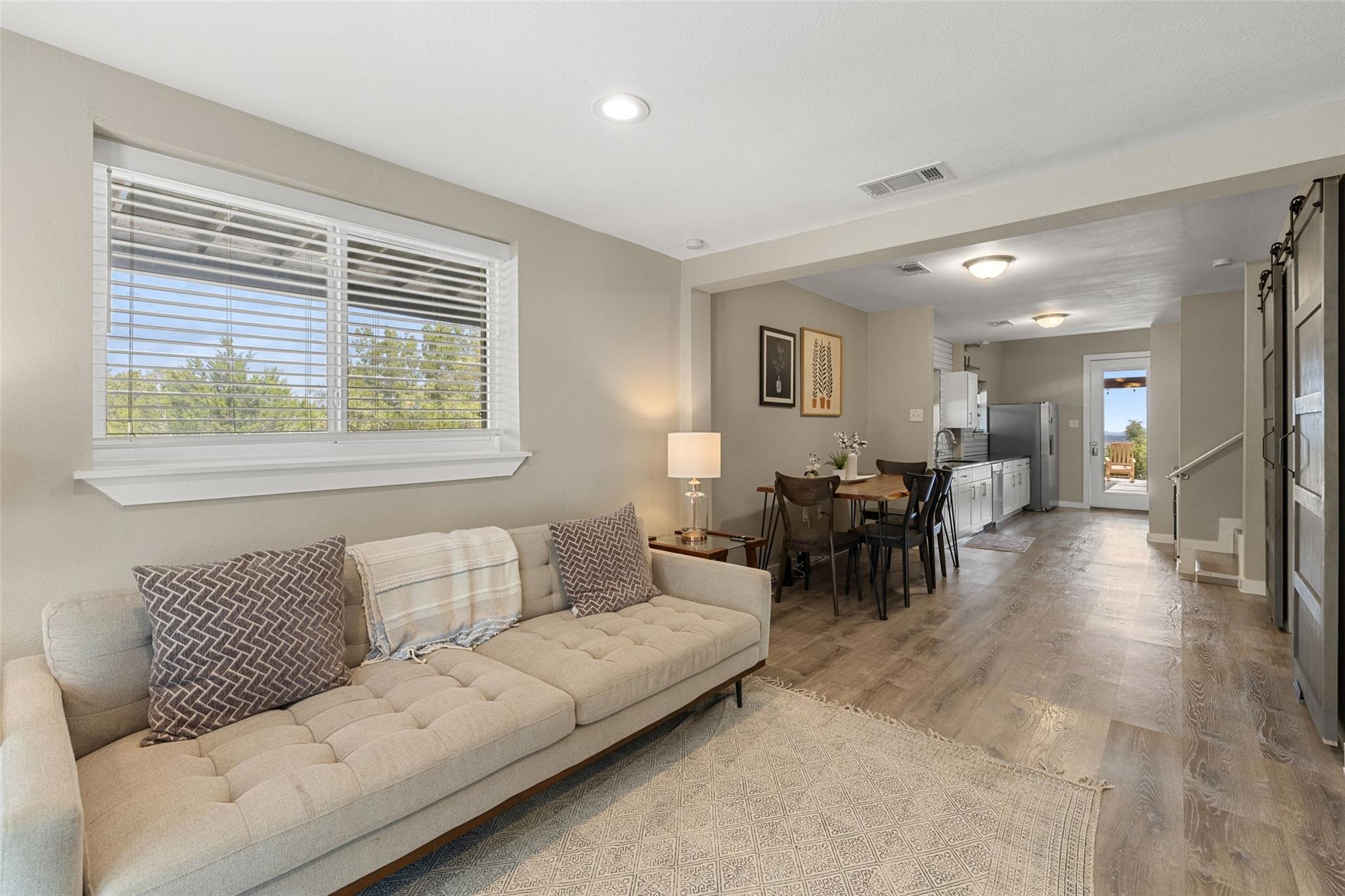 900 Deer Creek CIR