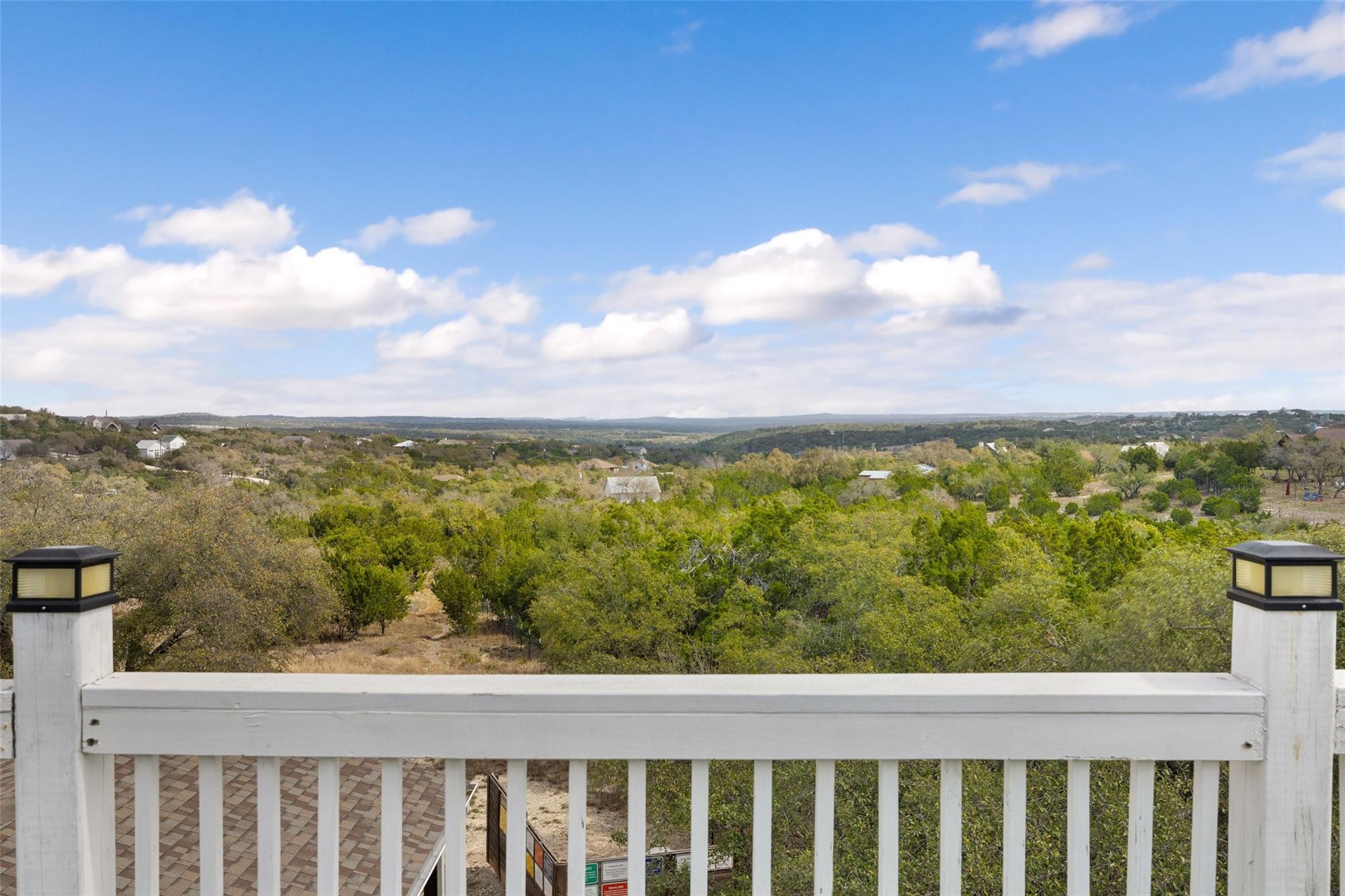 900 Deer Creek CIR